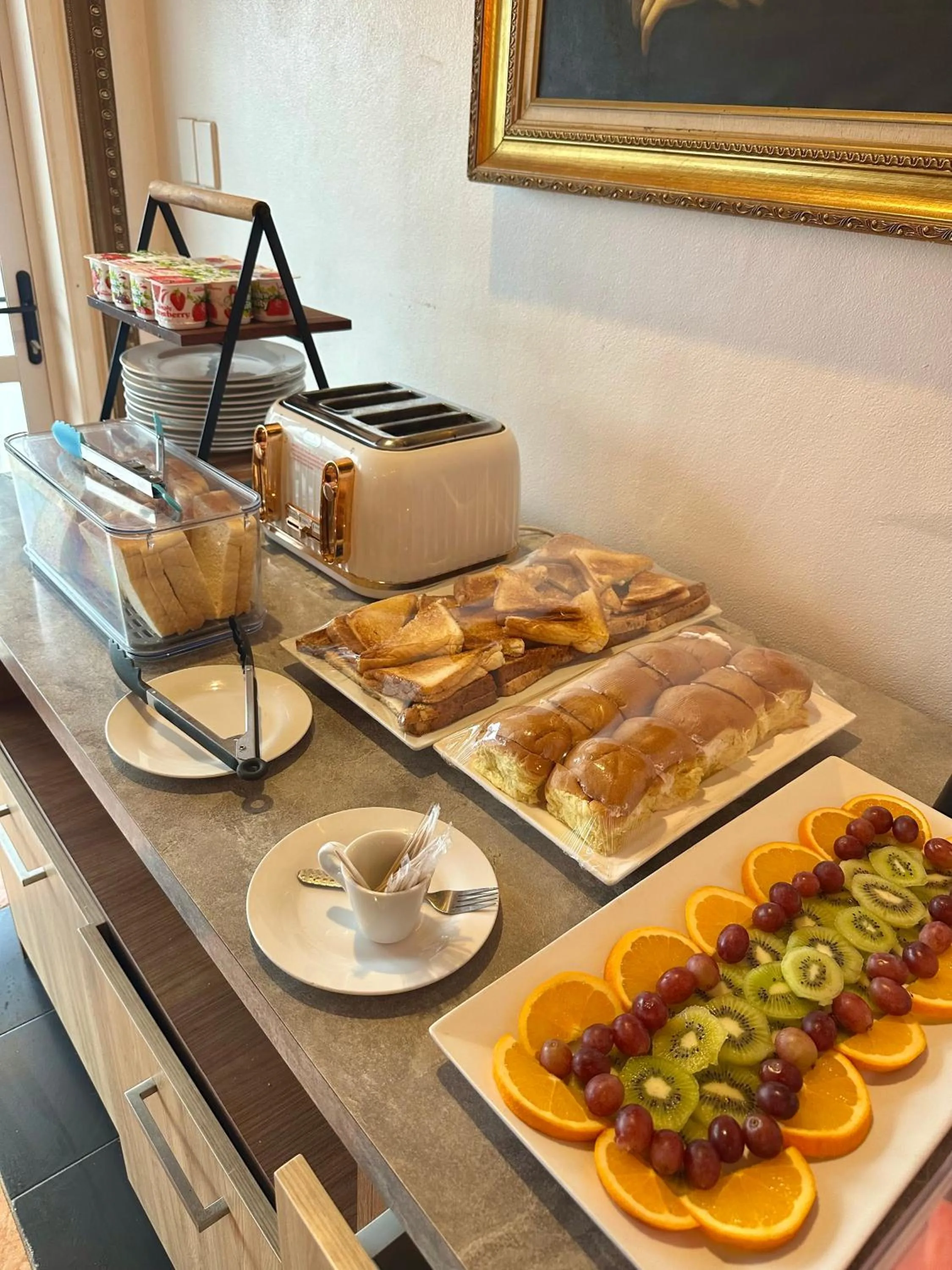 Breakfast in Little Italy Hotel