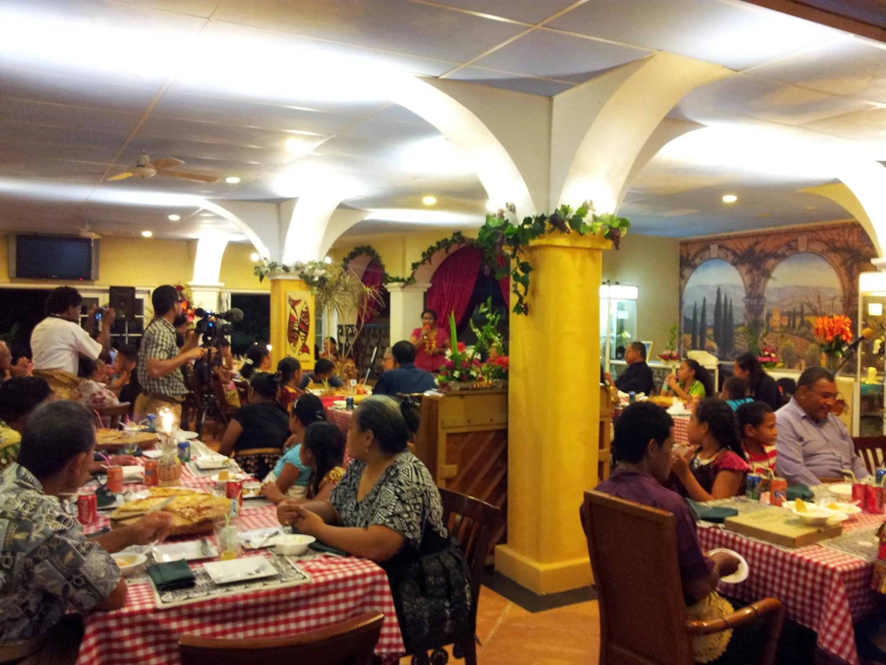 Restaurant/places to eat in Little Italy Hotel