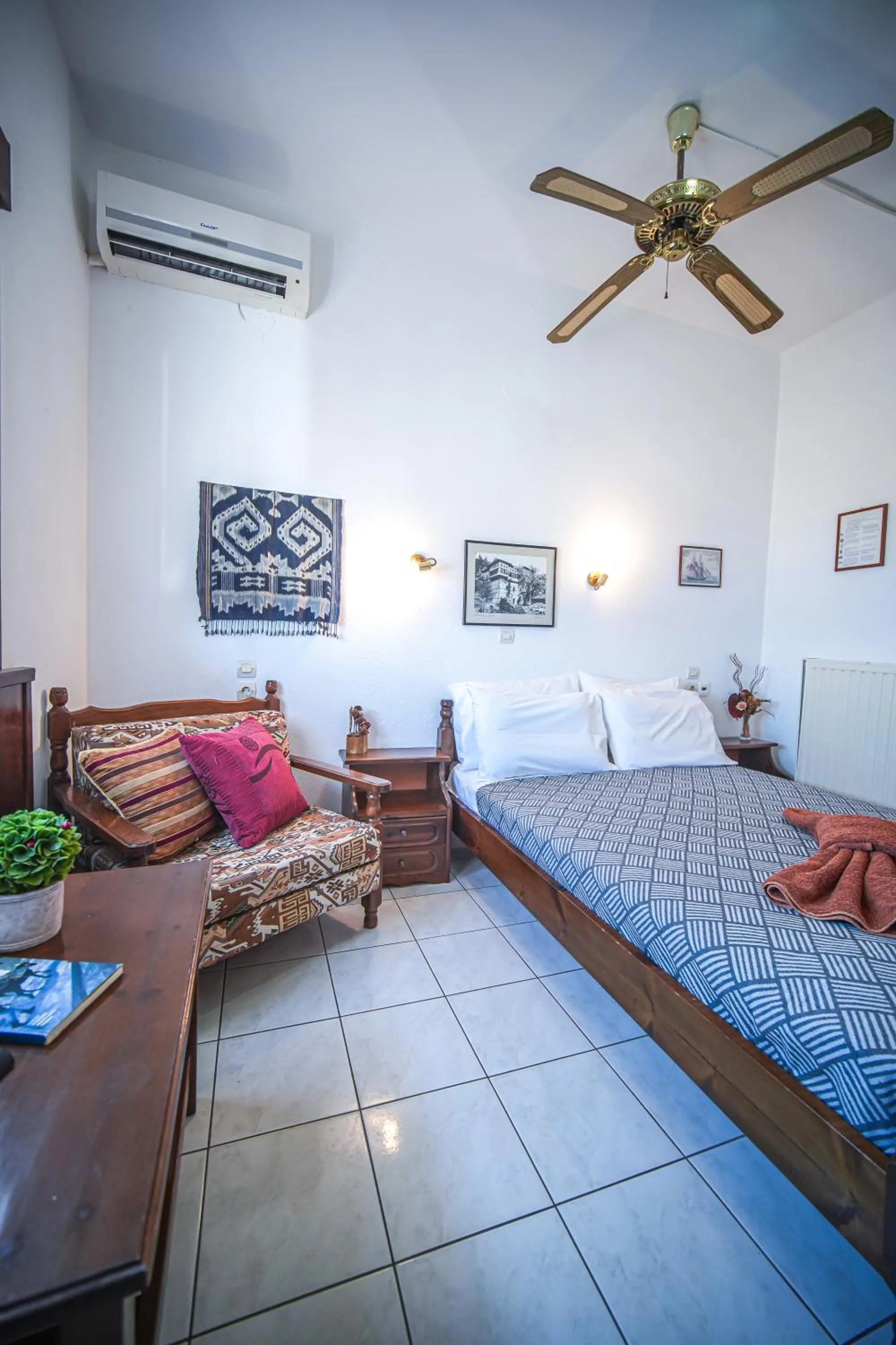 Bed in Hotel Hagiati