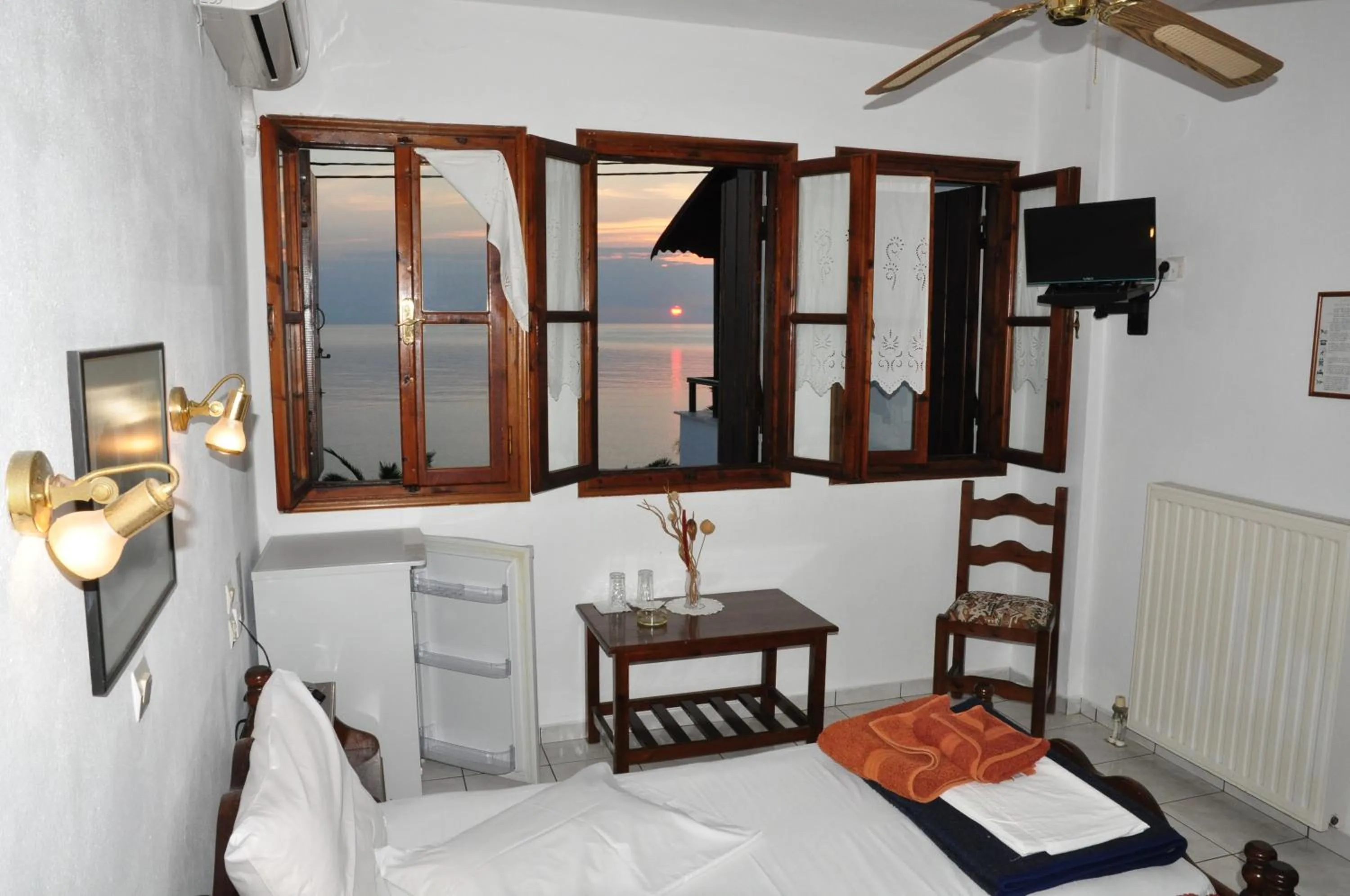 Economy Double Room with Sea View - single occupancy in Hotel Hagiati