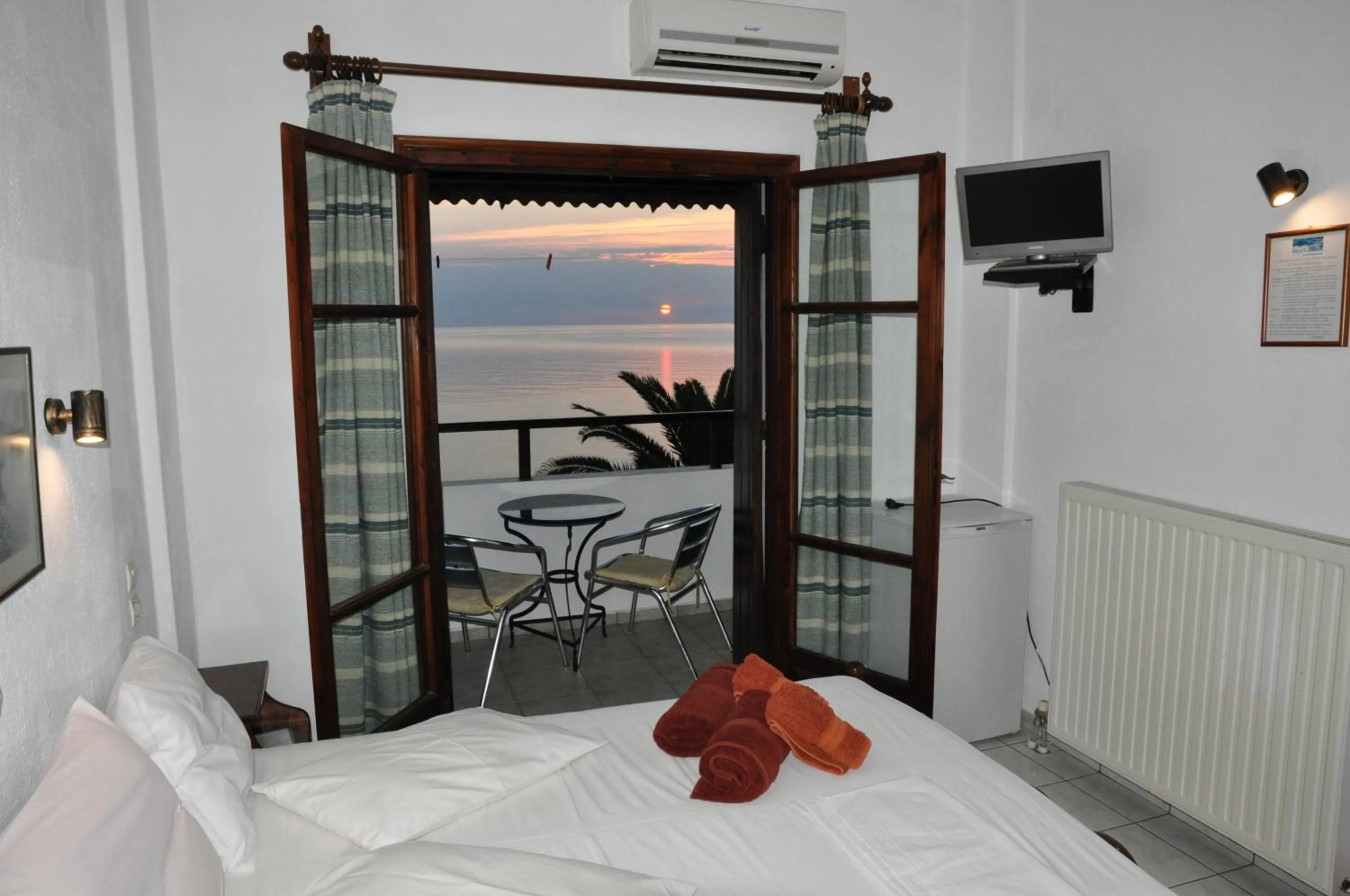 Double Room with Sea View - single occupancy in Hotel Hagiati
