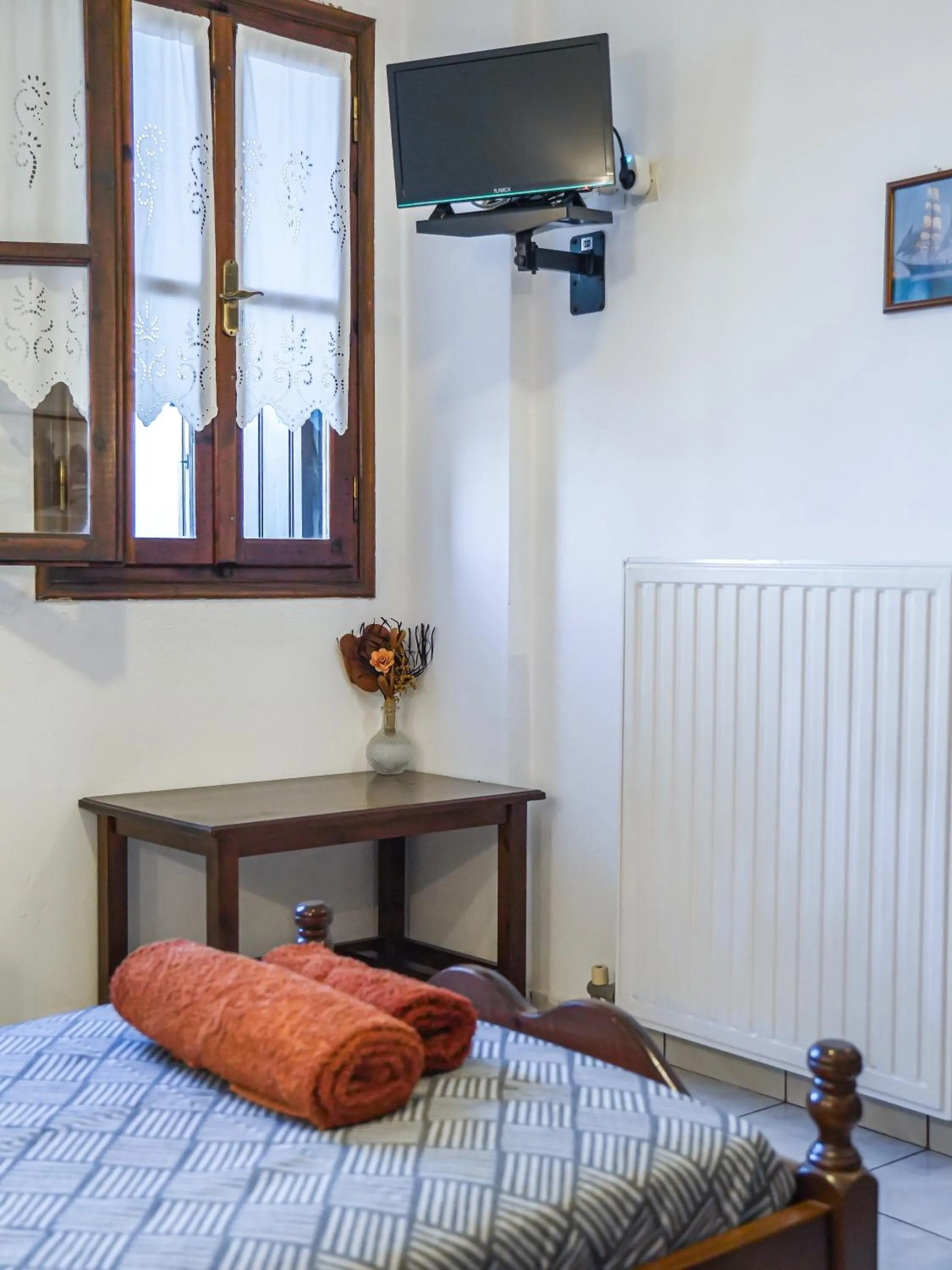 Bed in Hotel Hagiati