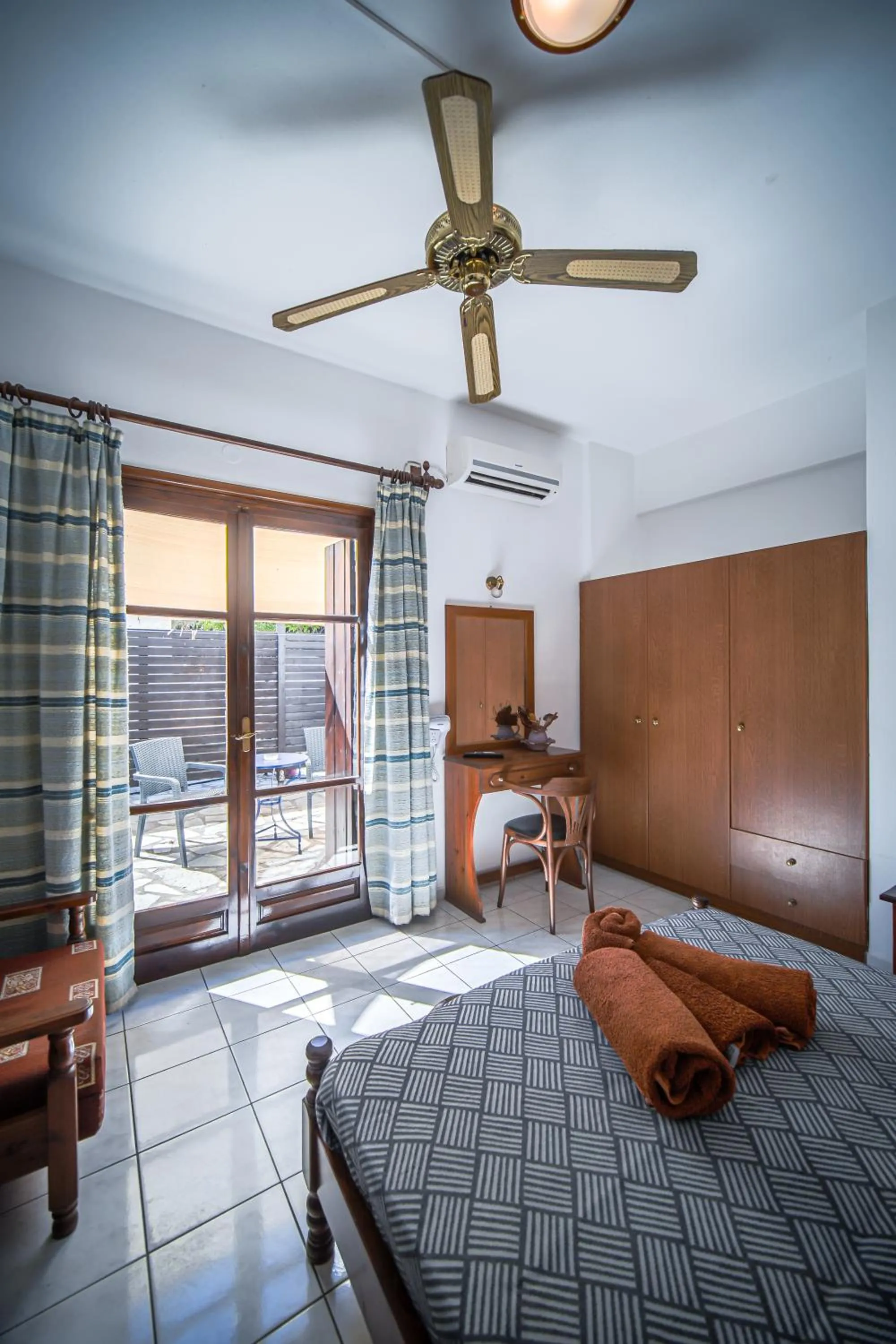 Bed in Hotel Hagiati