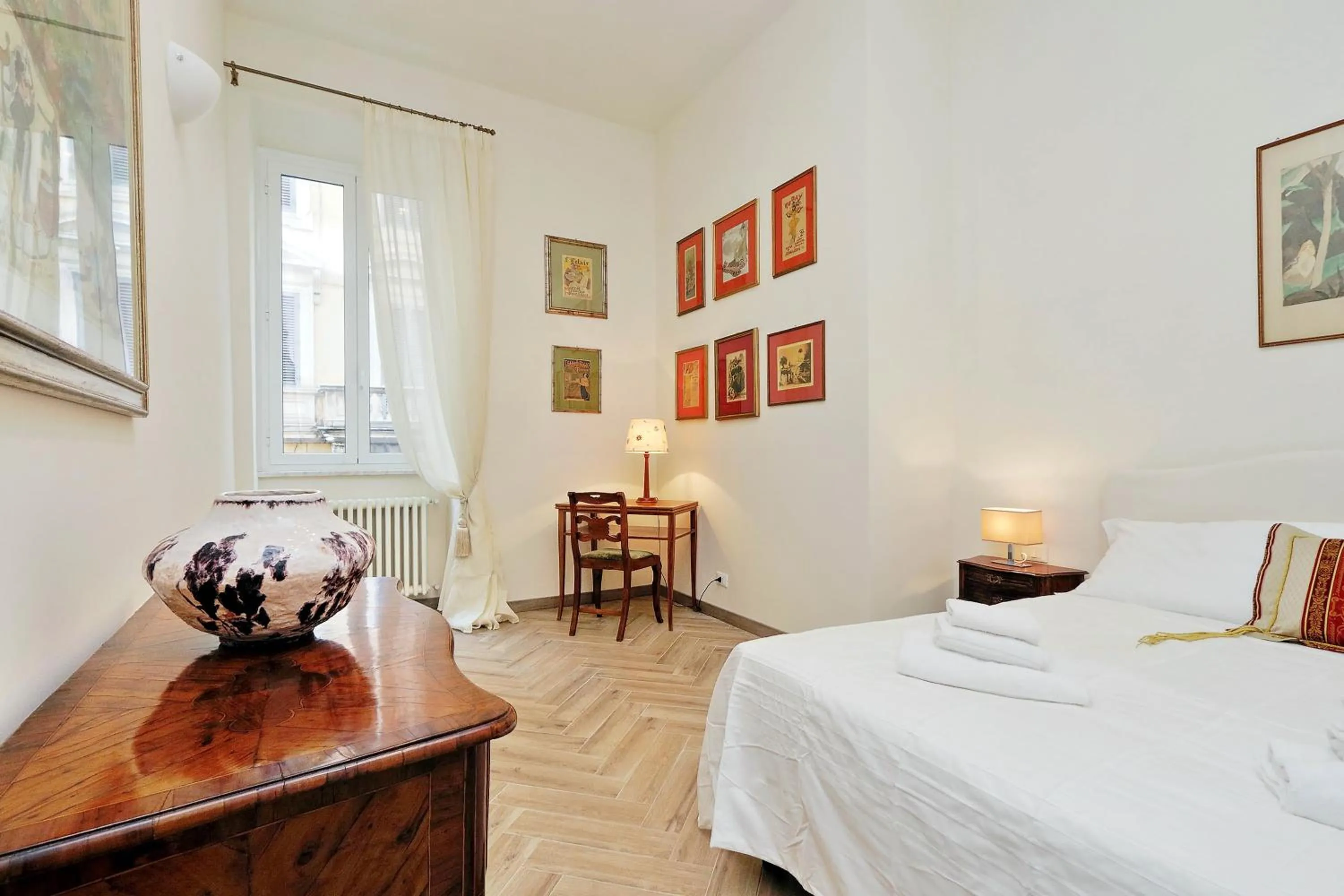 Bedroom, Bed in Sistina 2