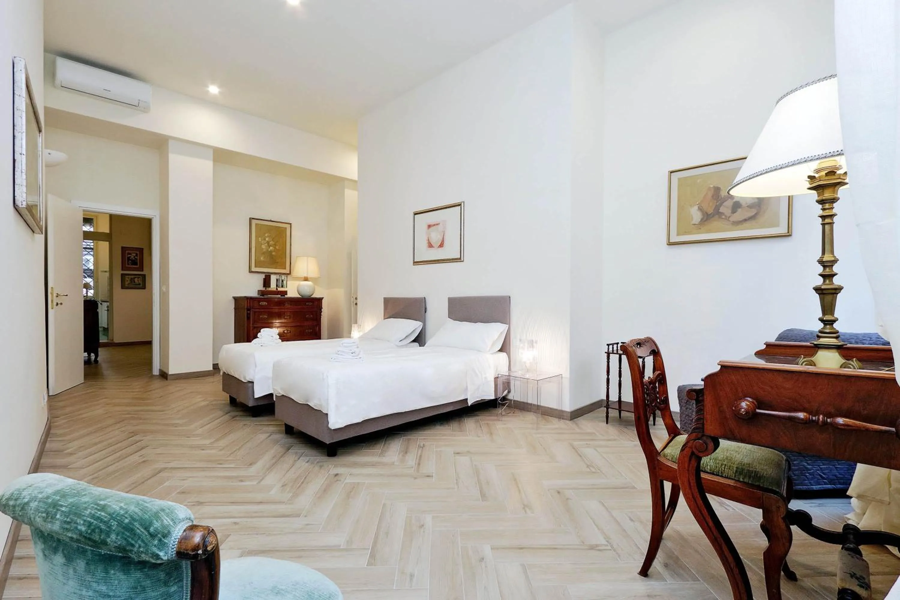 Bedroom, Bed in Sistina 2