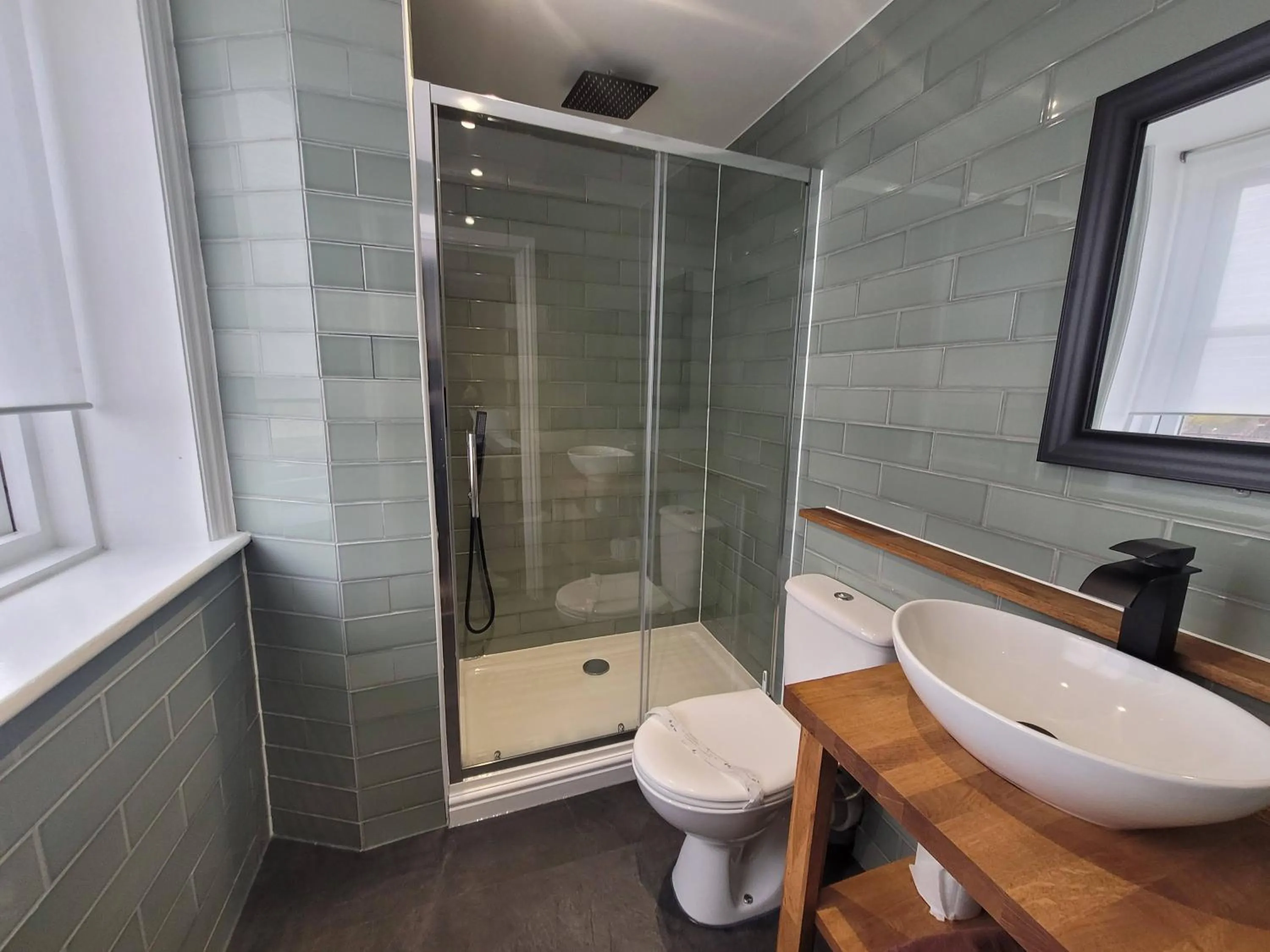 New County Hotel & Serviced Apartments by RoomsBooked