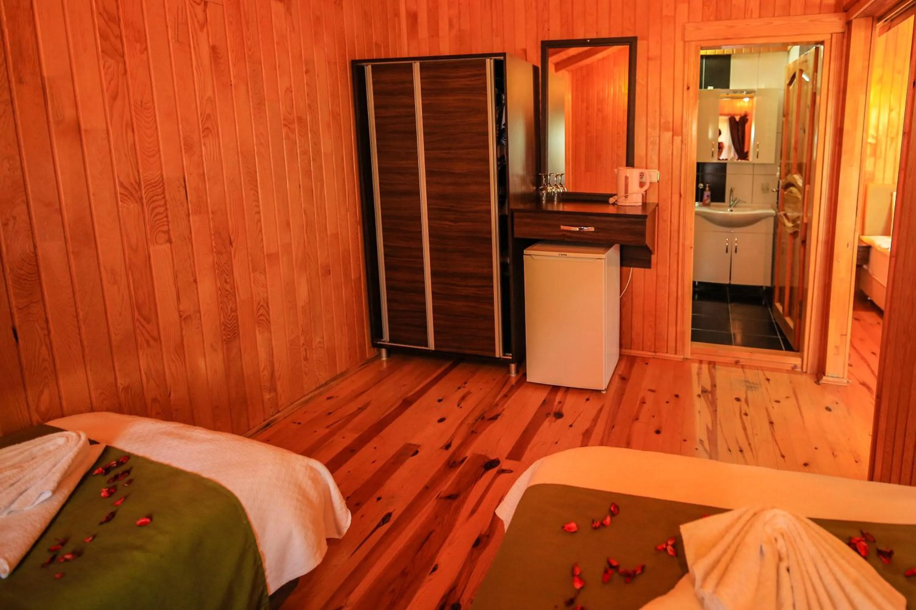 Bed in Cirali Zakkum Bungalow