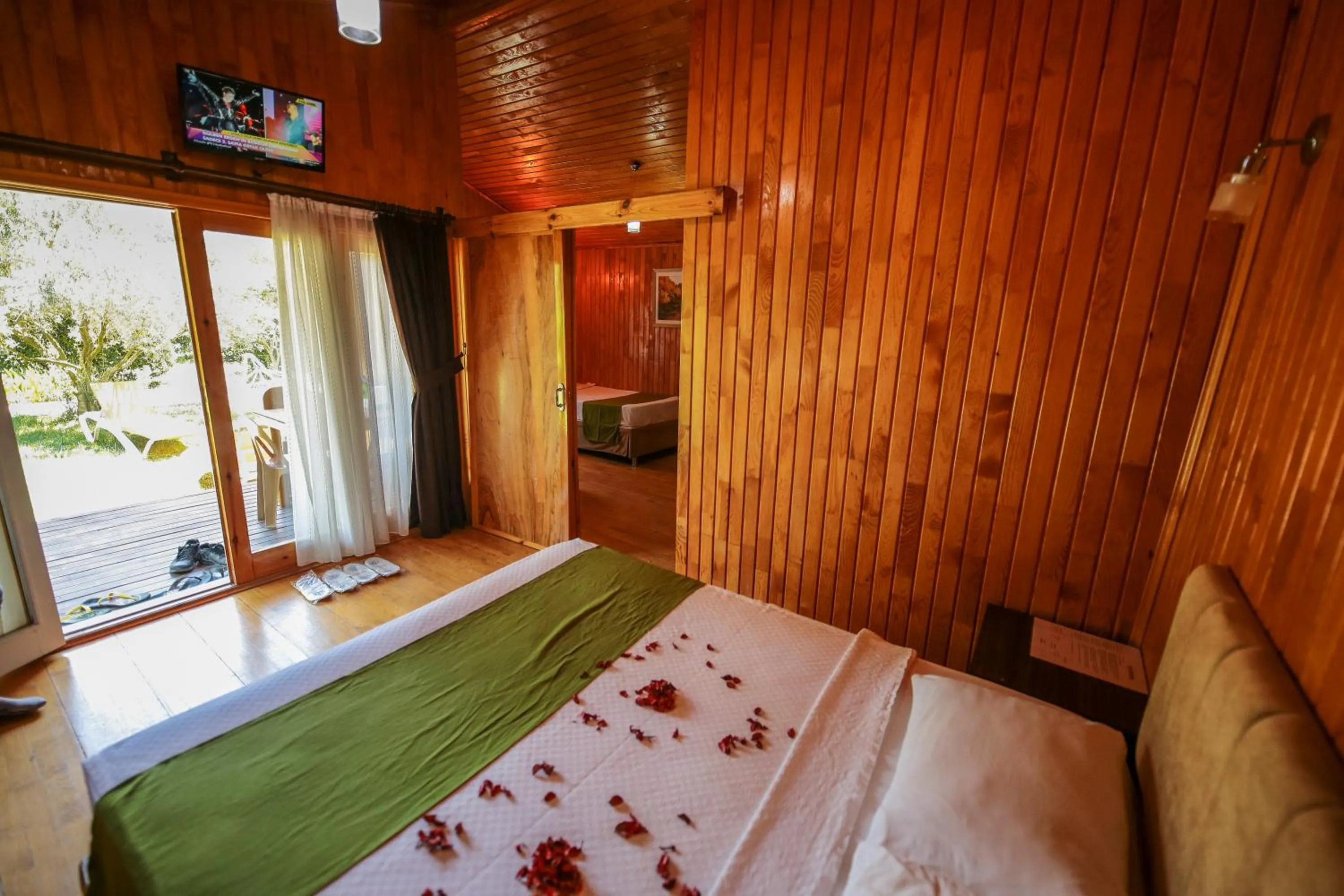 Bed in Cirali Zakkum Bungalow