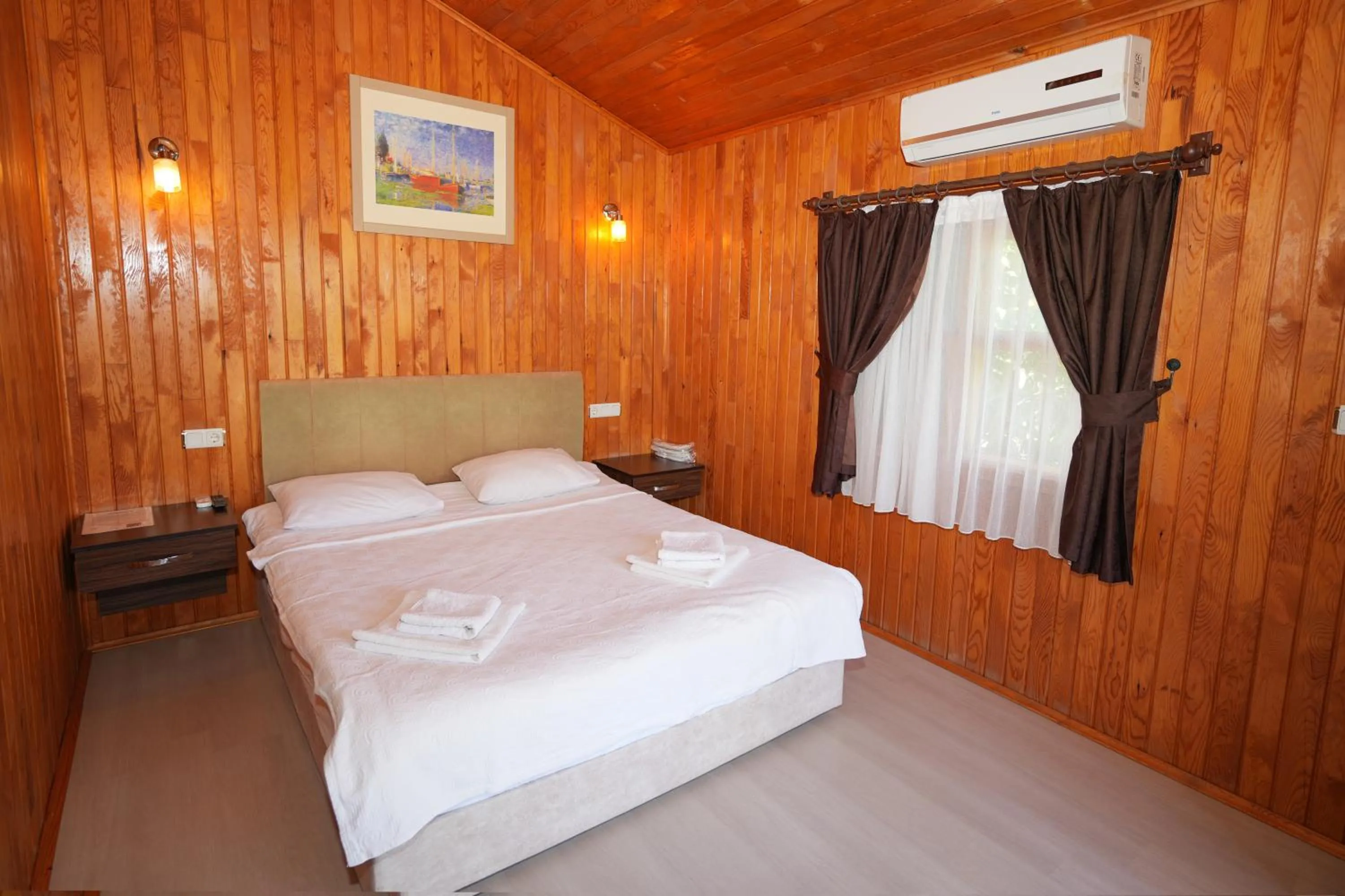 Bed in Cirali Zakkum Bungalow