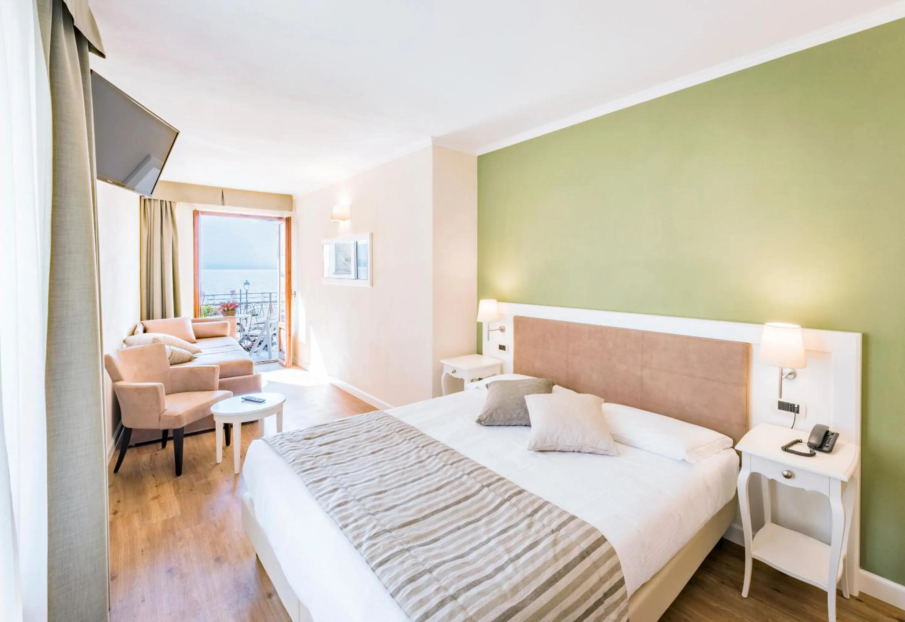 Photo of the whole room, Bed in Hotel Garni Corona