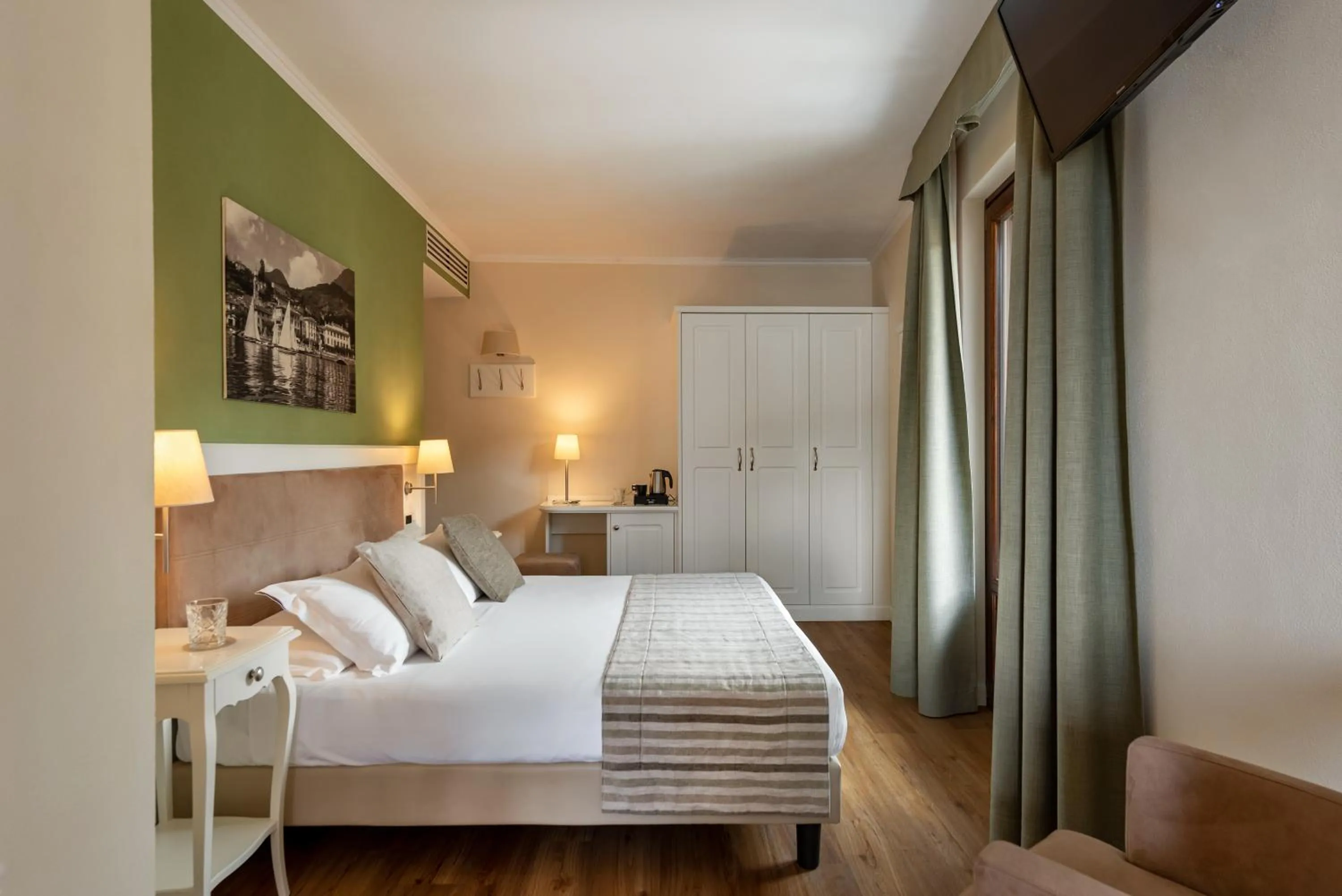 Bed in Hotel Garni Corona