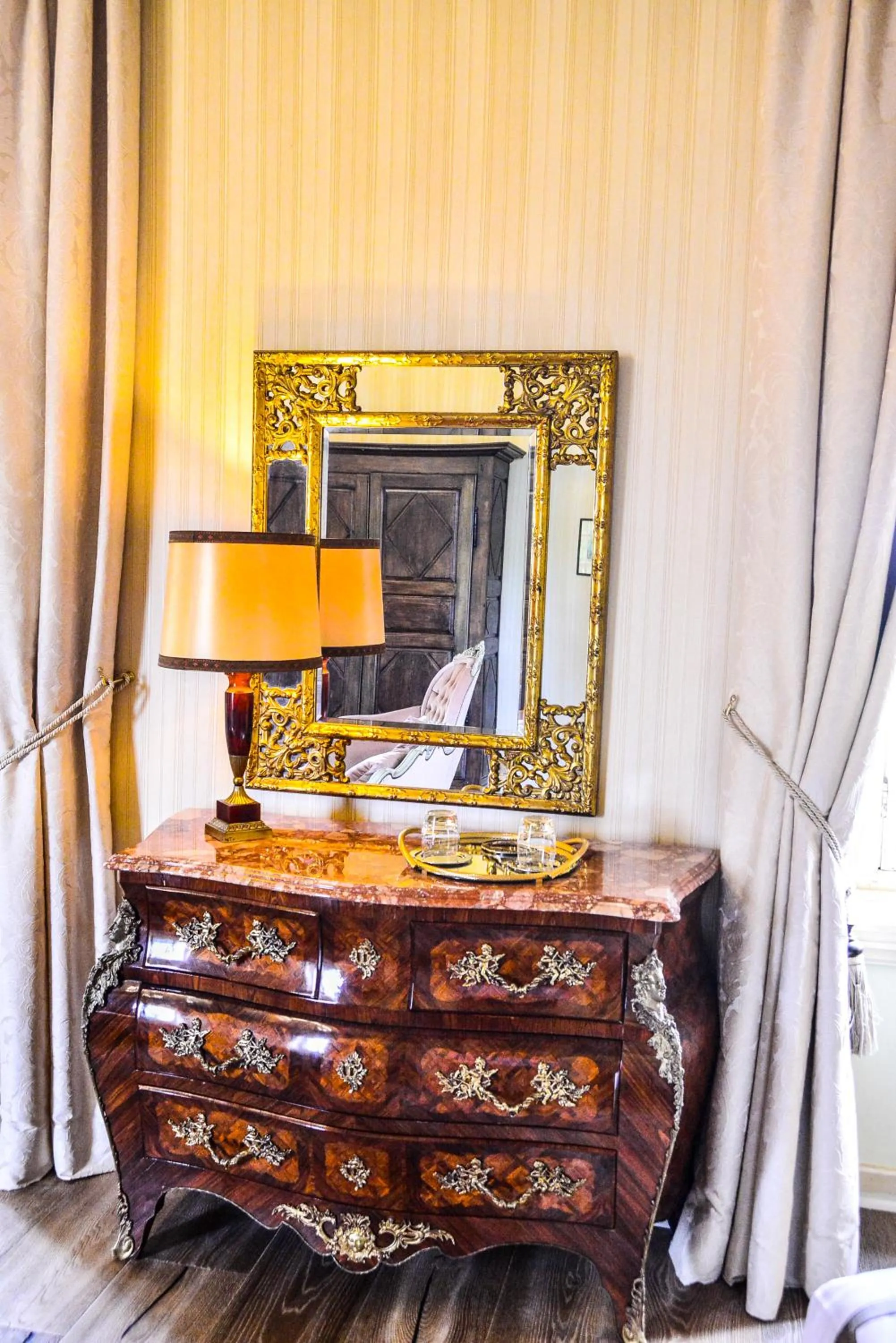 Decorative detail in Chateau d'Origny, Chambres d'hotes et Restaurant Gastronomique