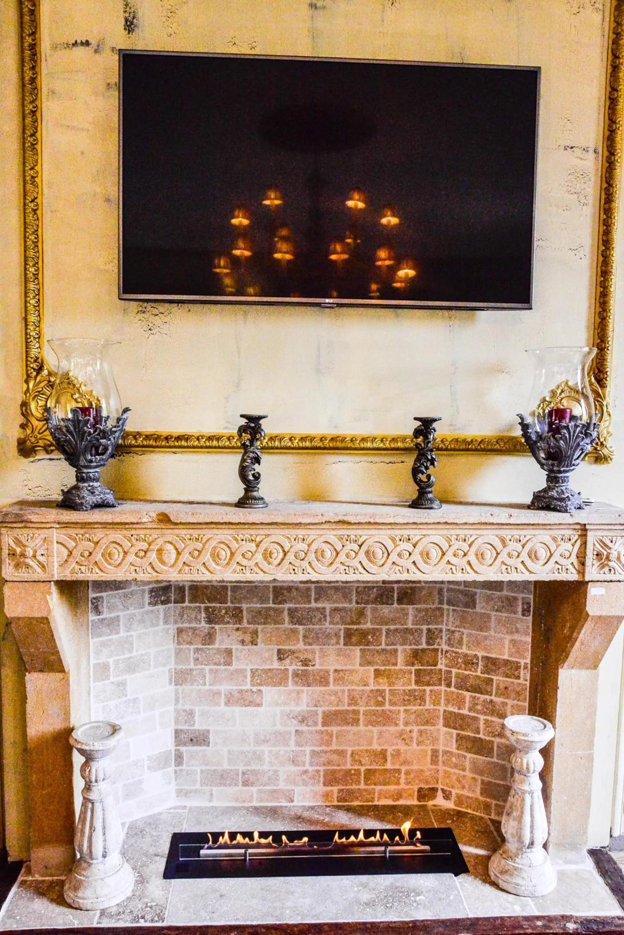 Decorative detail in Chateau d'Origny, Chambres d'hotes et Restaurant Gastronomique