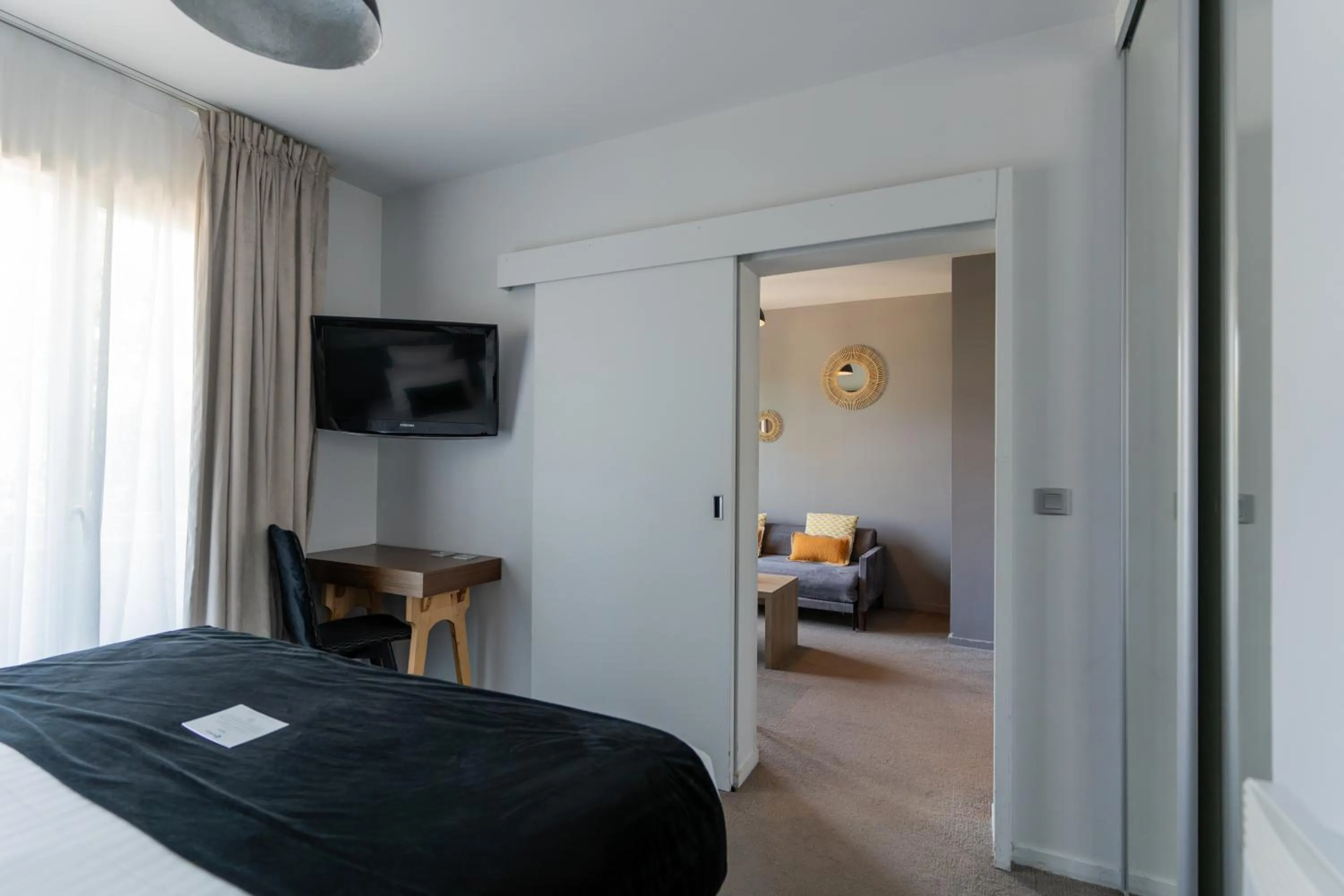 Photo of the whole room, Bed in Best Western Hôtel Garden and Spa