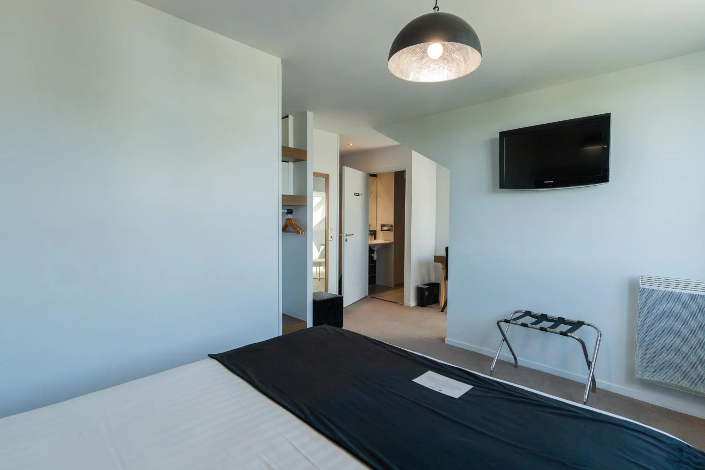 Photo of the whole room, Bed in Best Western Hôtel Garden and Spa