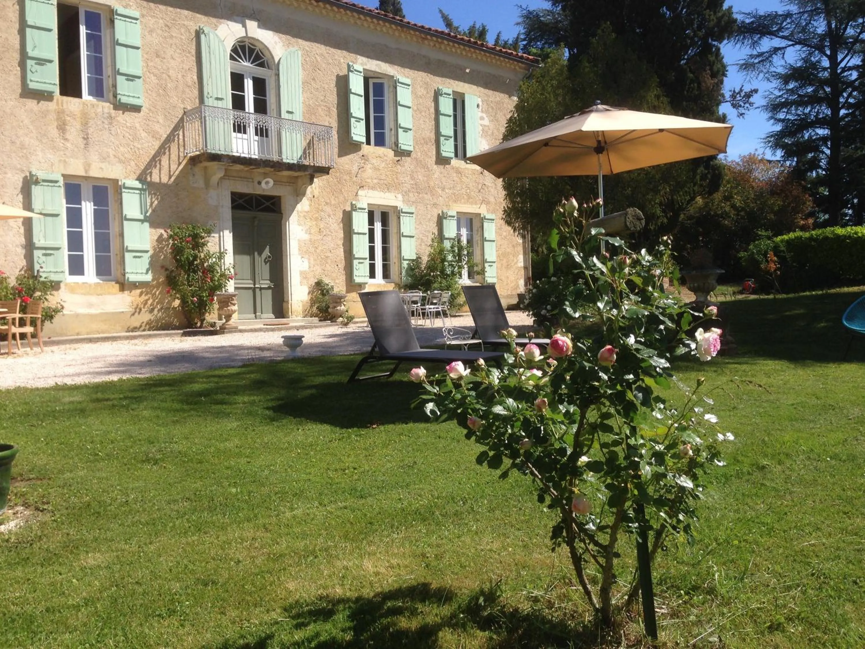 Property building in Villa Marambat