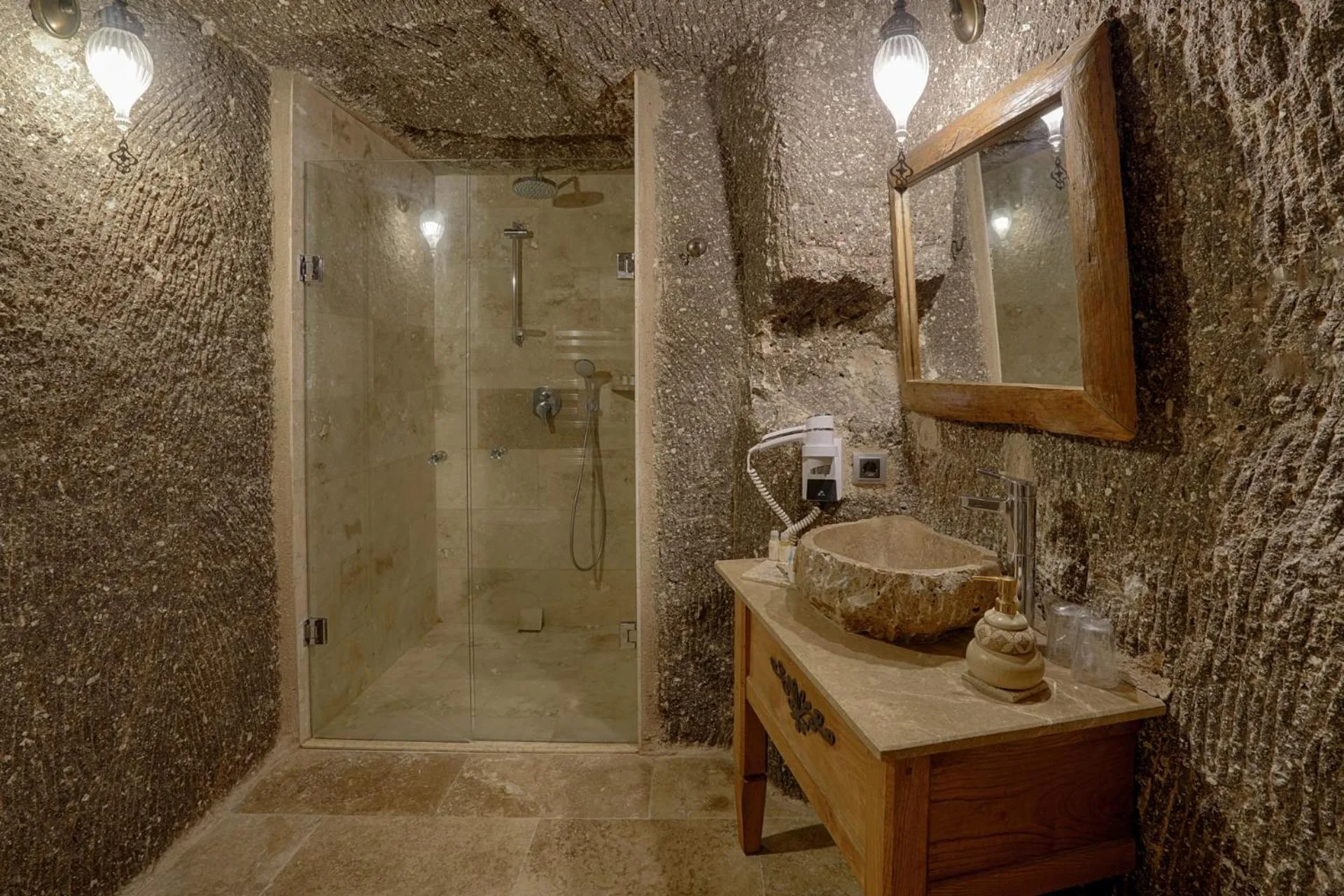 Bathroom in Hera Cave Suites