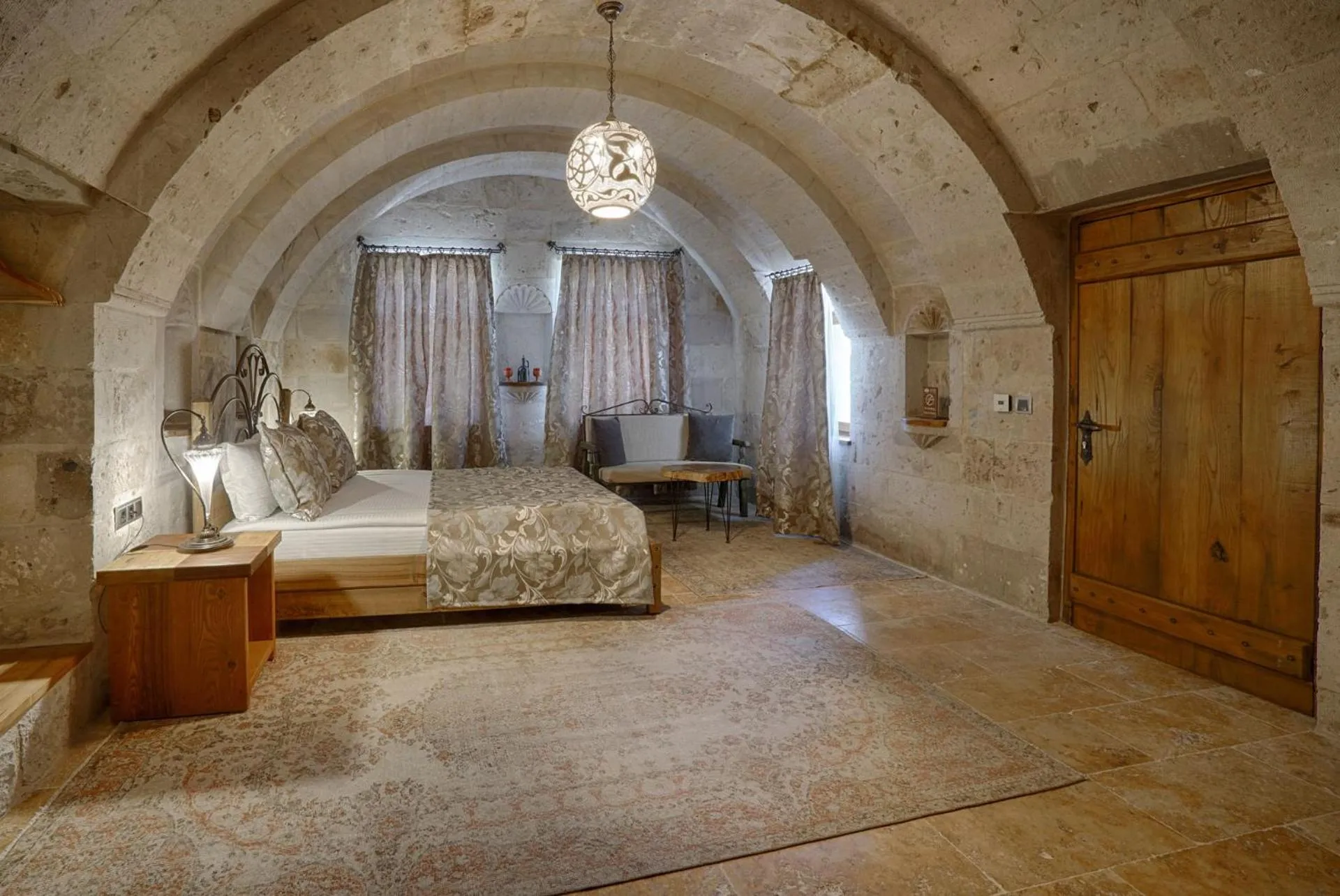 Bedroom, Bed in Hera Cave Suites