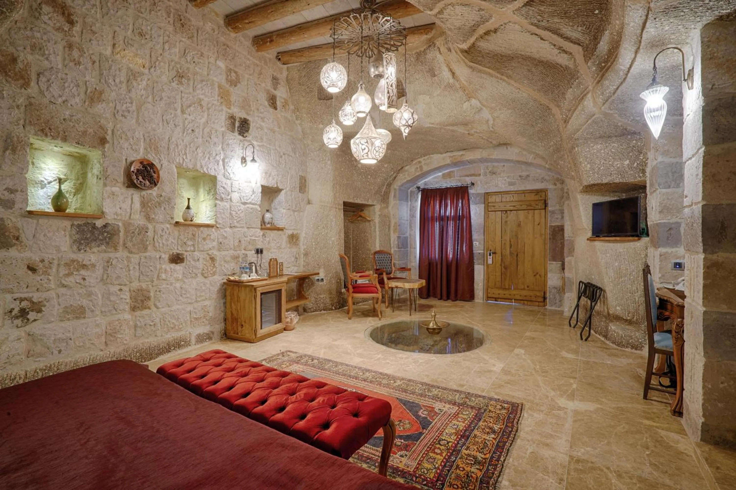 Bedroom, Bed in Hera Cave Suites