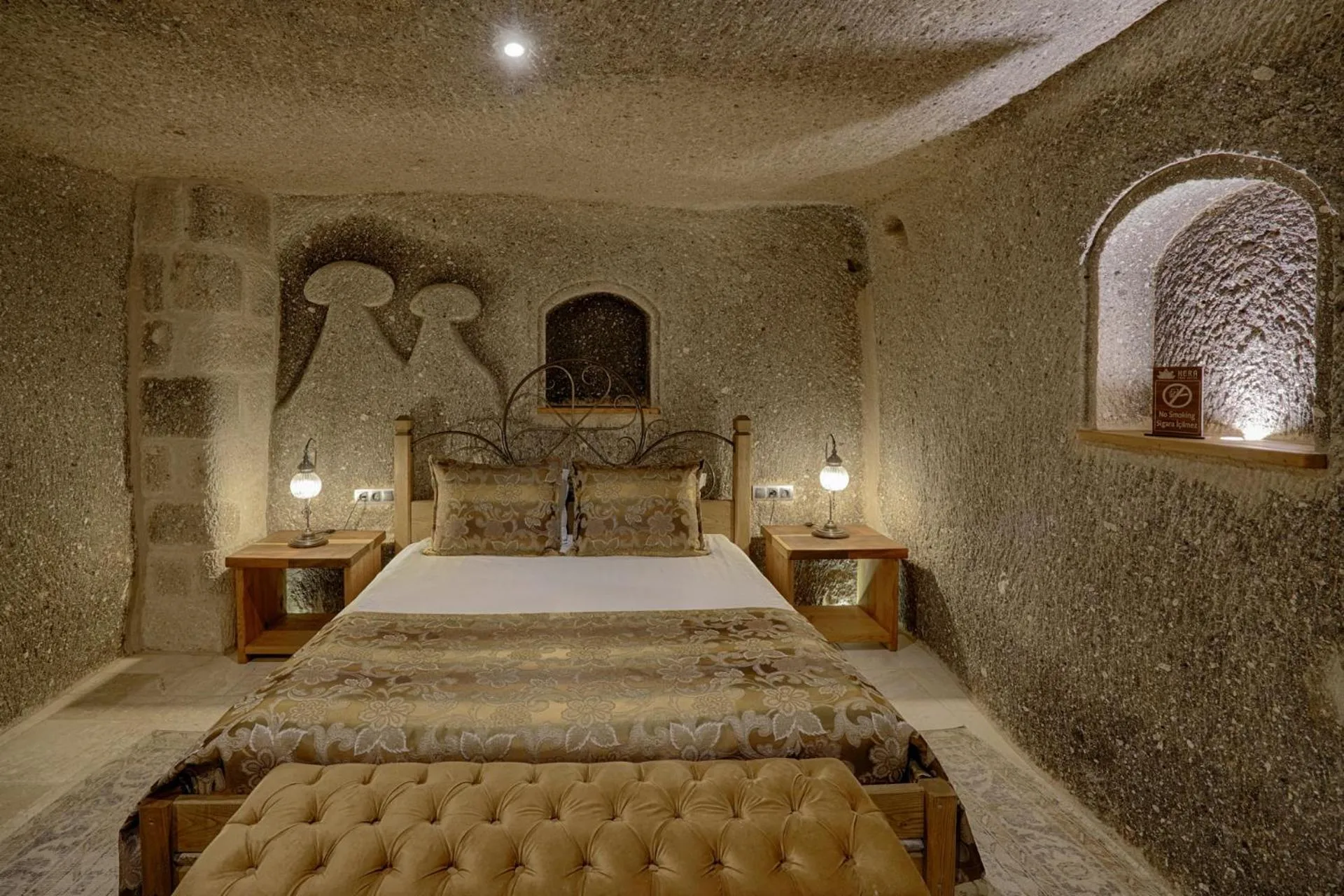 Bedroom, Bed in Hera Cave Suites