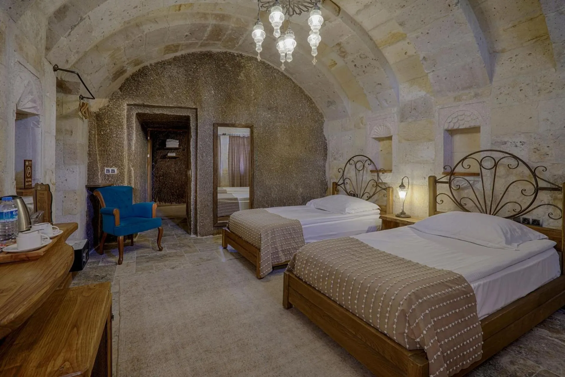Bedroom, Bed in Hera Cave Suites