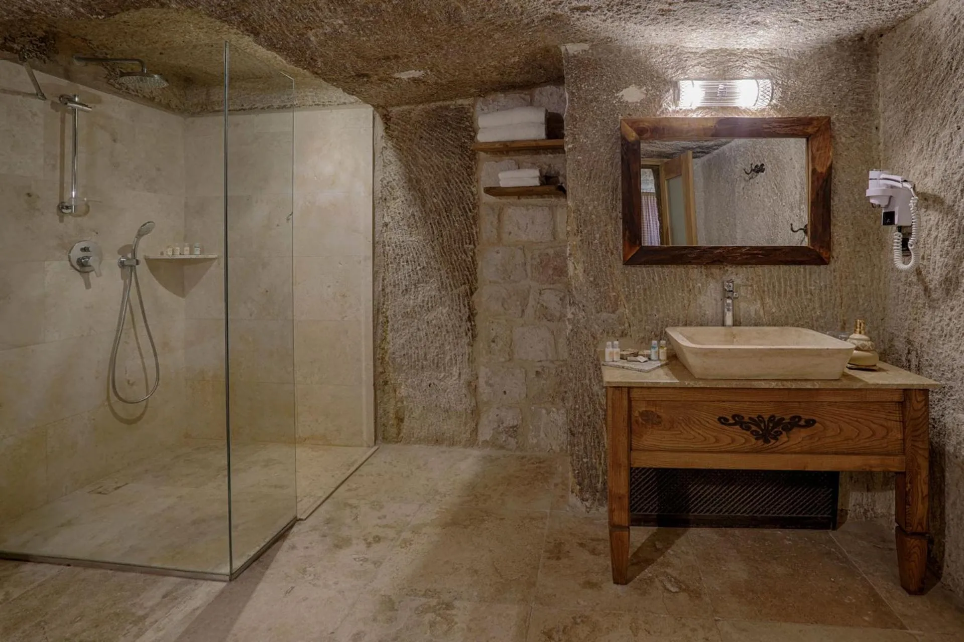 Bathroom in Hera Cave Suites