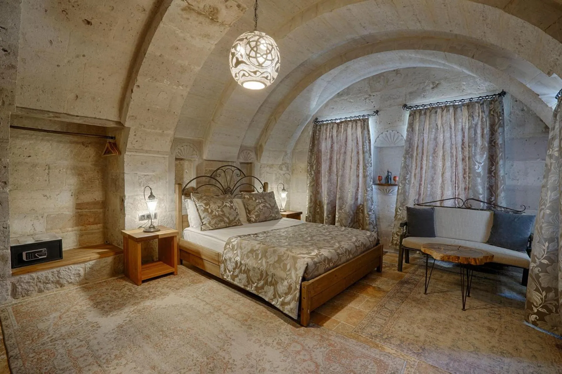 Bedroom, Bed in Hera Cave Suites