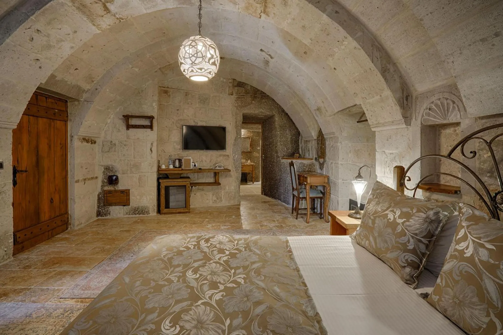 Bedroom in Hera Cave Suites