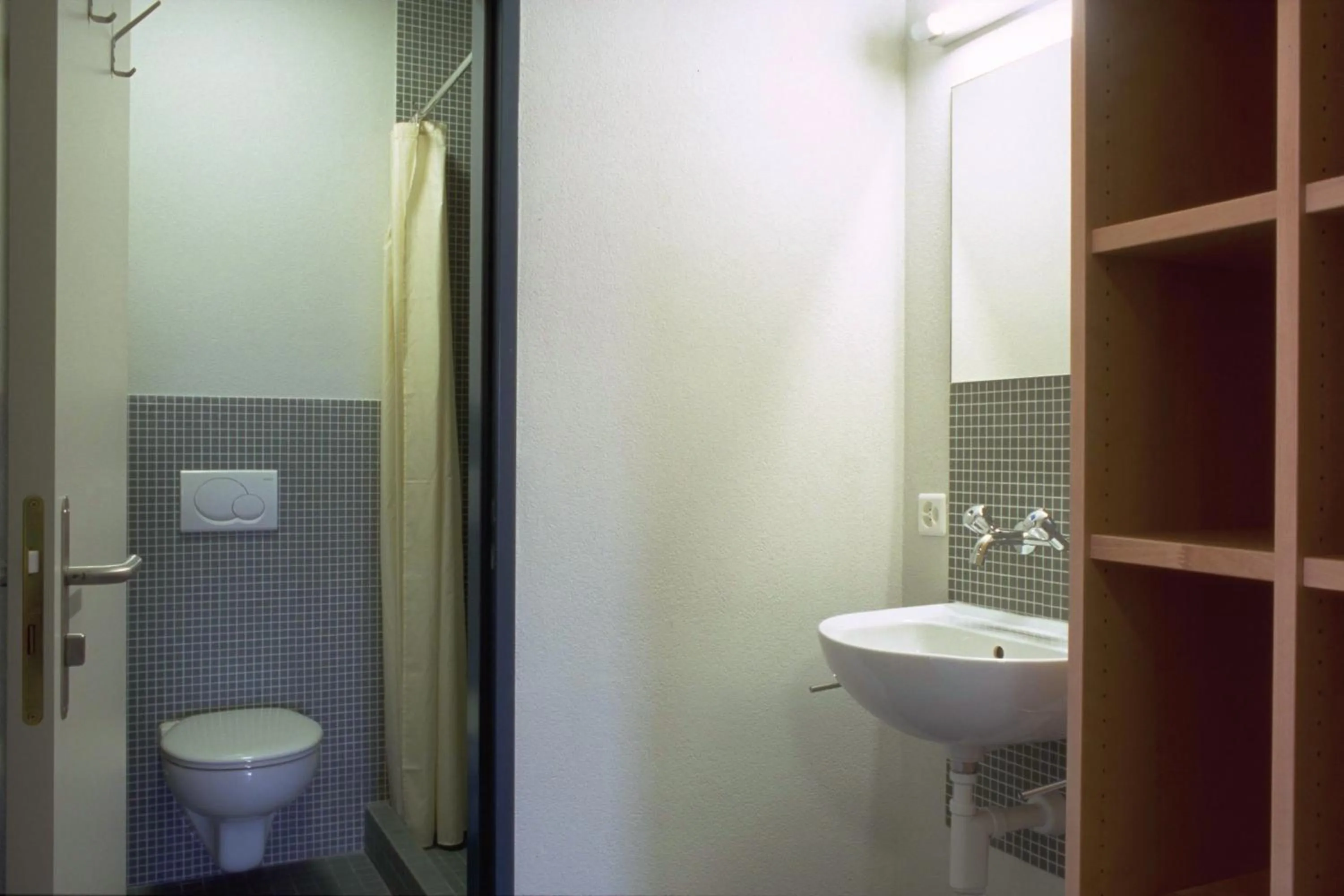 Bathroom in Zurich Youth Hostel