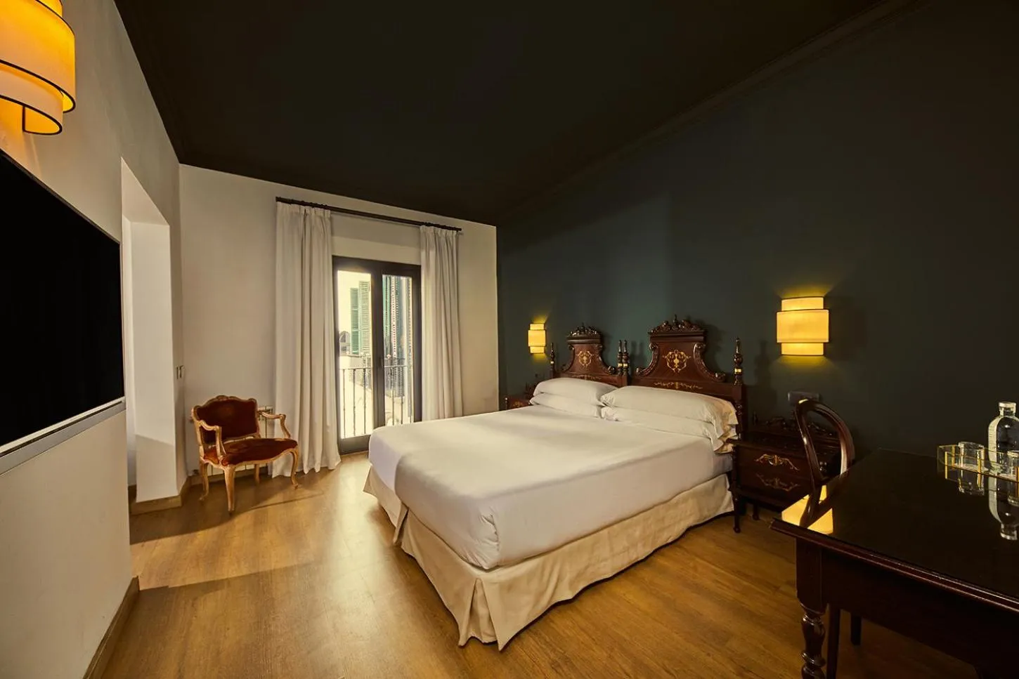 Photo of the whole room, Bed in Hotel Born