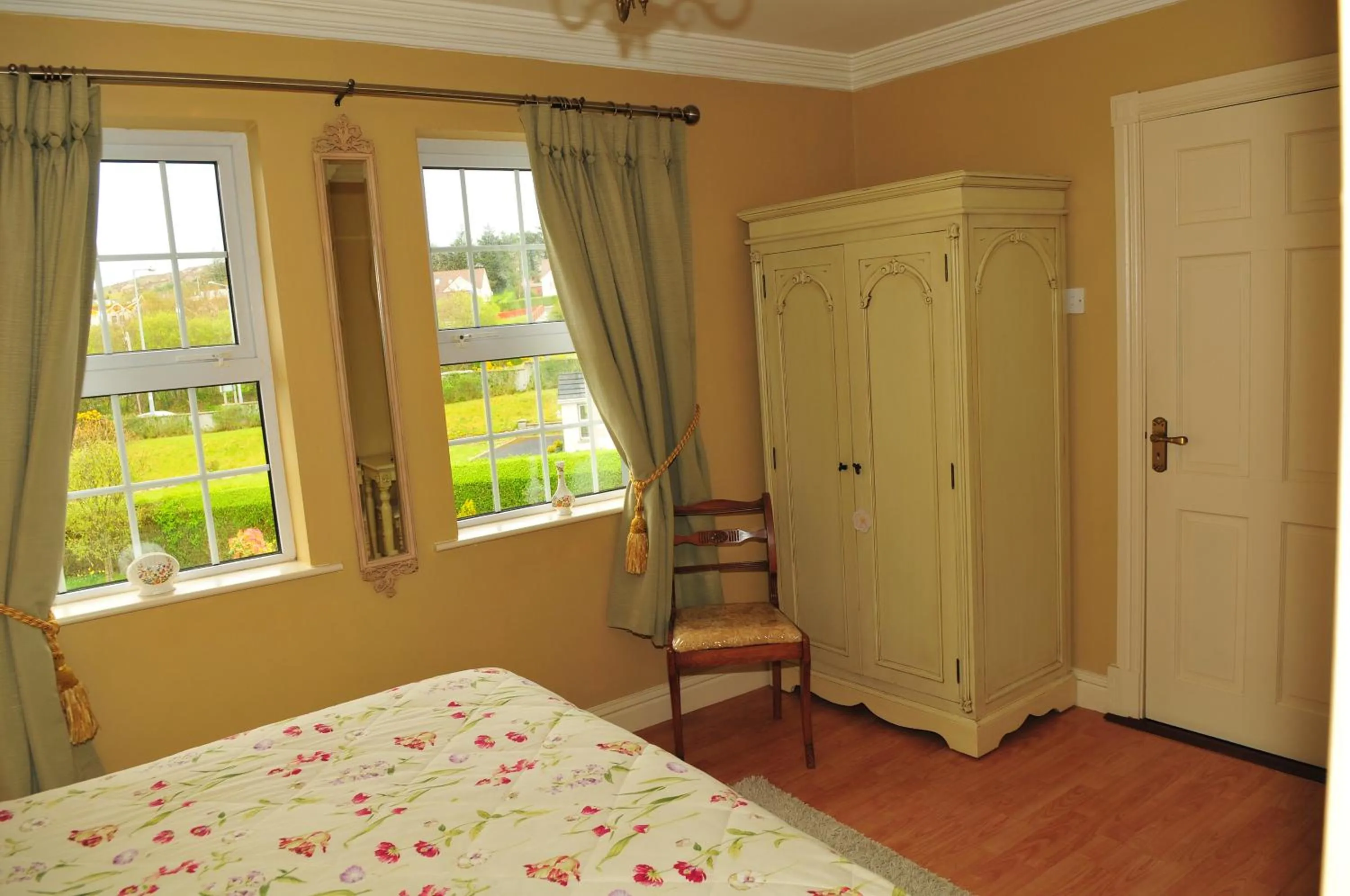 Bedroom in Killererin House B&B