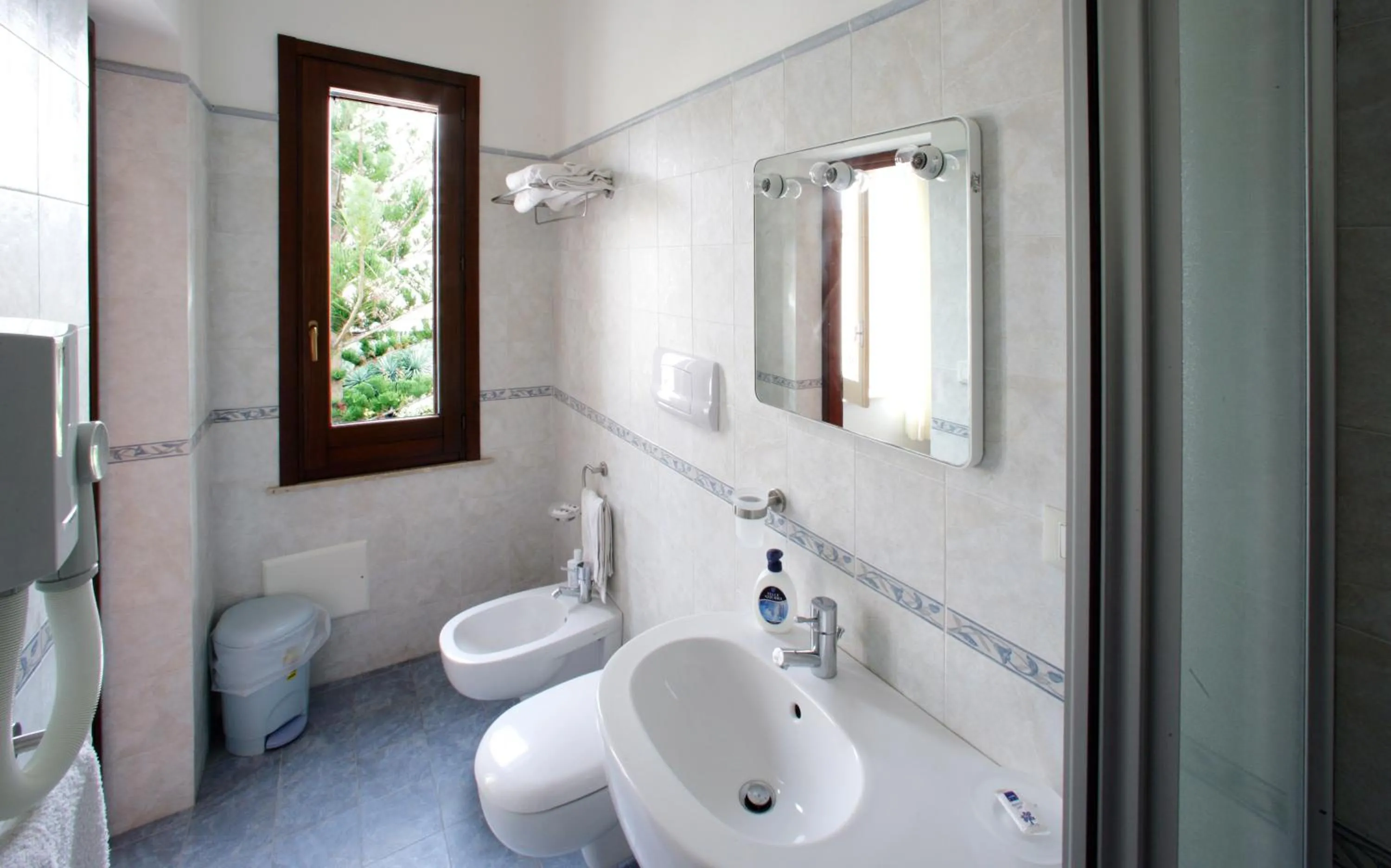 Day in Albergo Bouganville