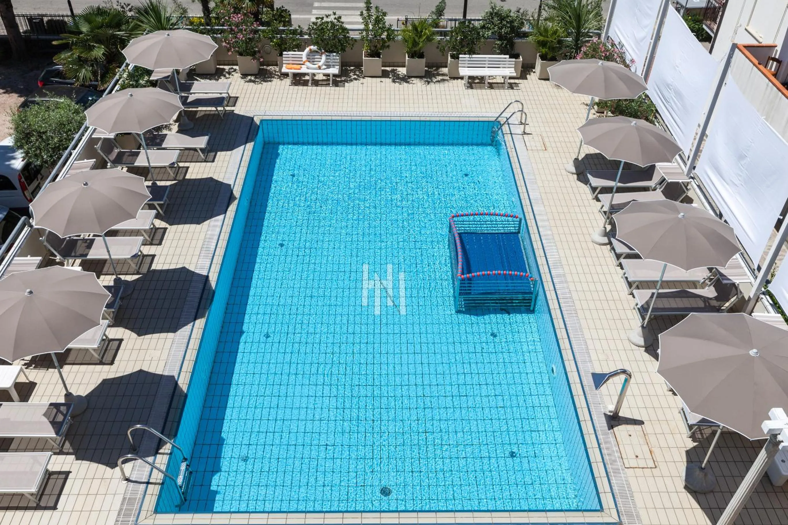 Swimming pool in Hotel Nettuno