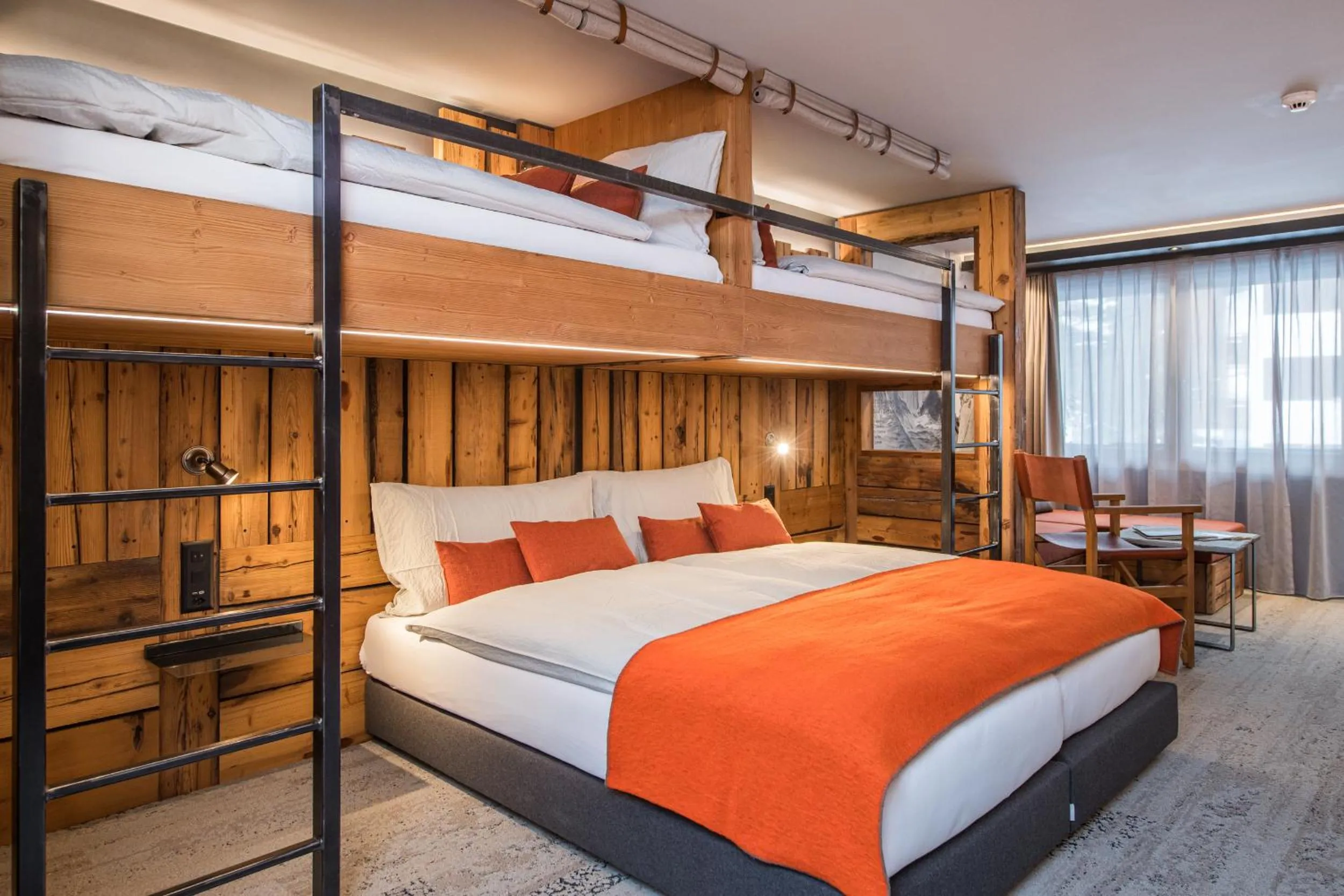 Bedroom, Bed in BaseCamp Hotel