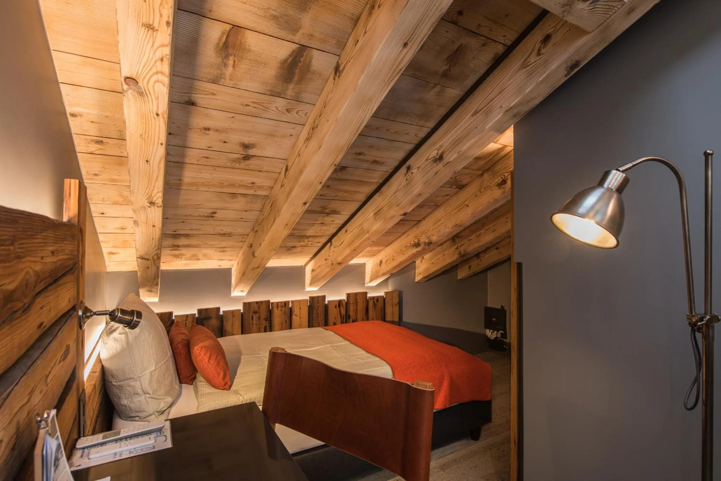 Bedroom, Bed in BaseCamp Hotel