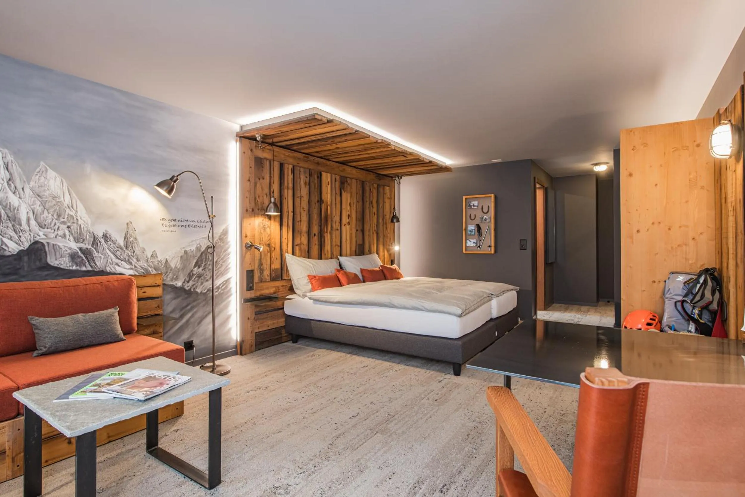 Bedroom, Bed in BaseCamp Hotel