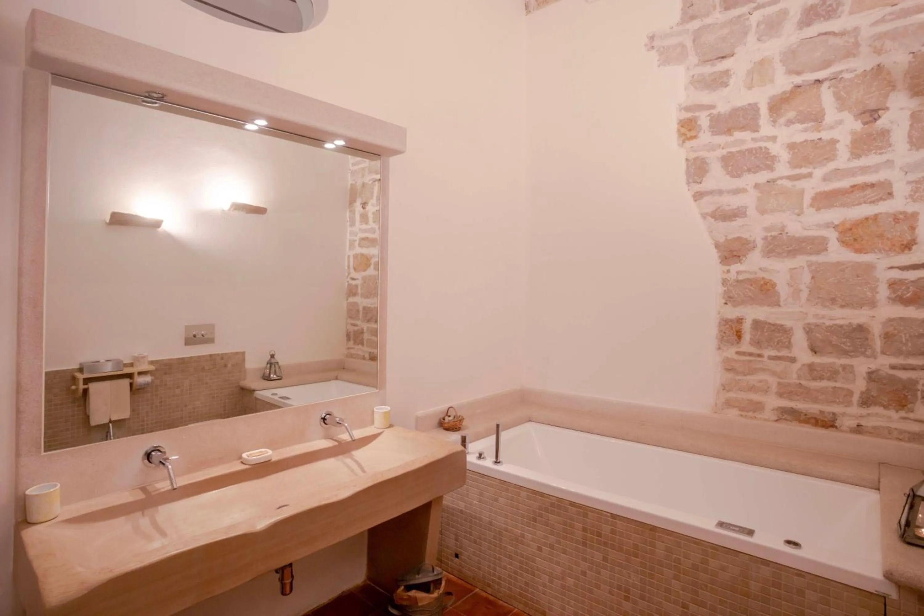 Bathroom in Lama Di Luna Biomasseria