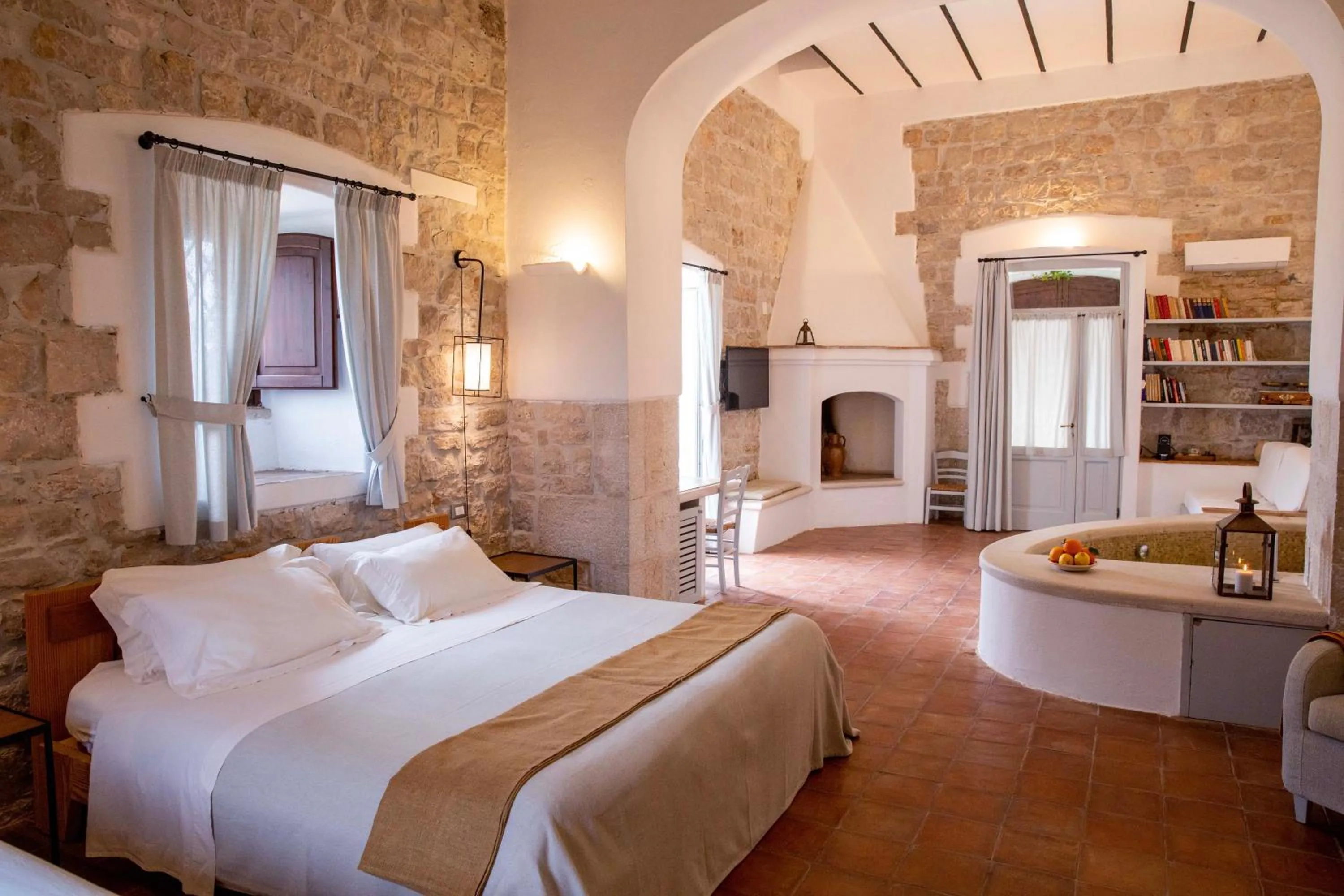 Hot Tub, Bed in Lama Di Luna Biomasseria