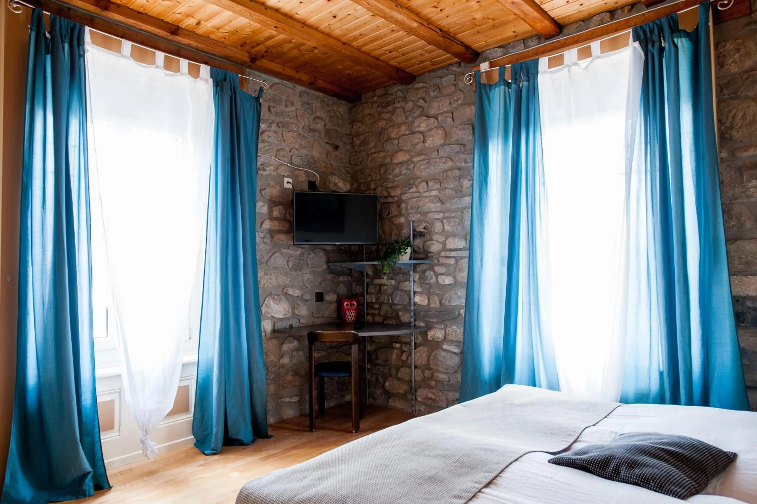 Photo of the whole room, Bed in Hotel Acacia