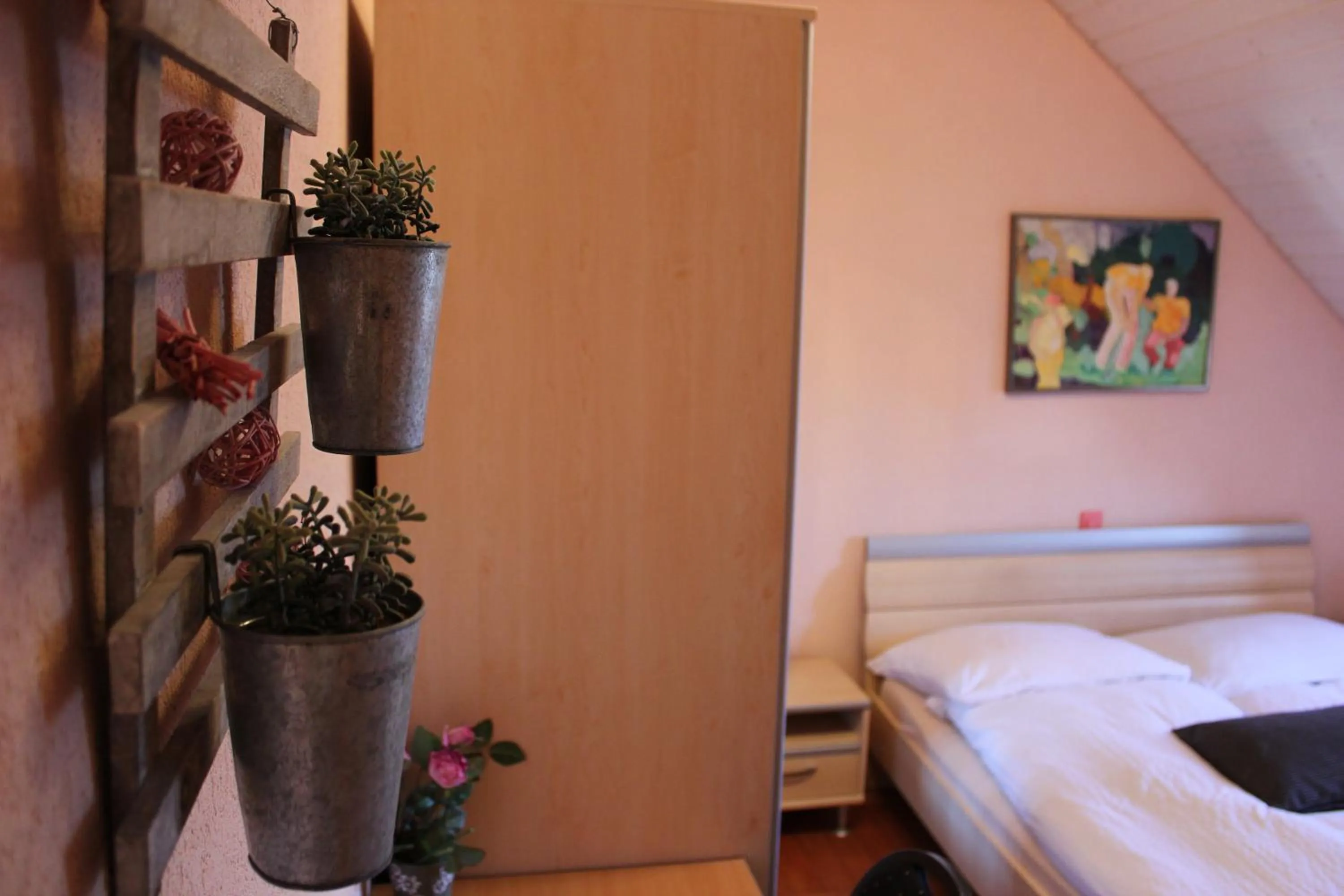 Decorative detail, Bed in Hotel Acacia