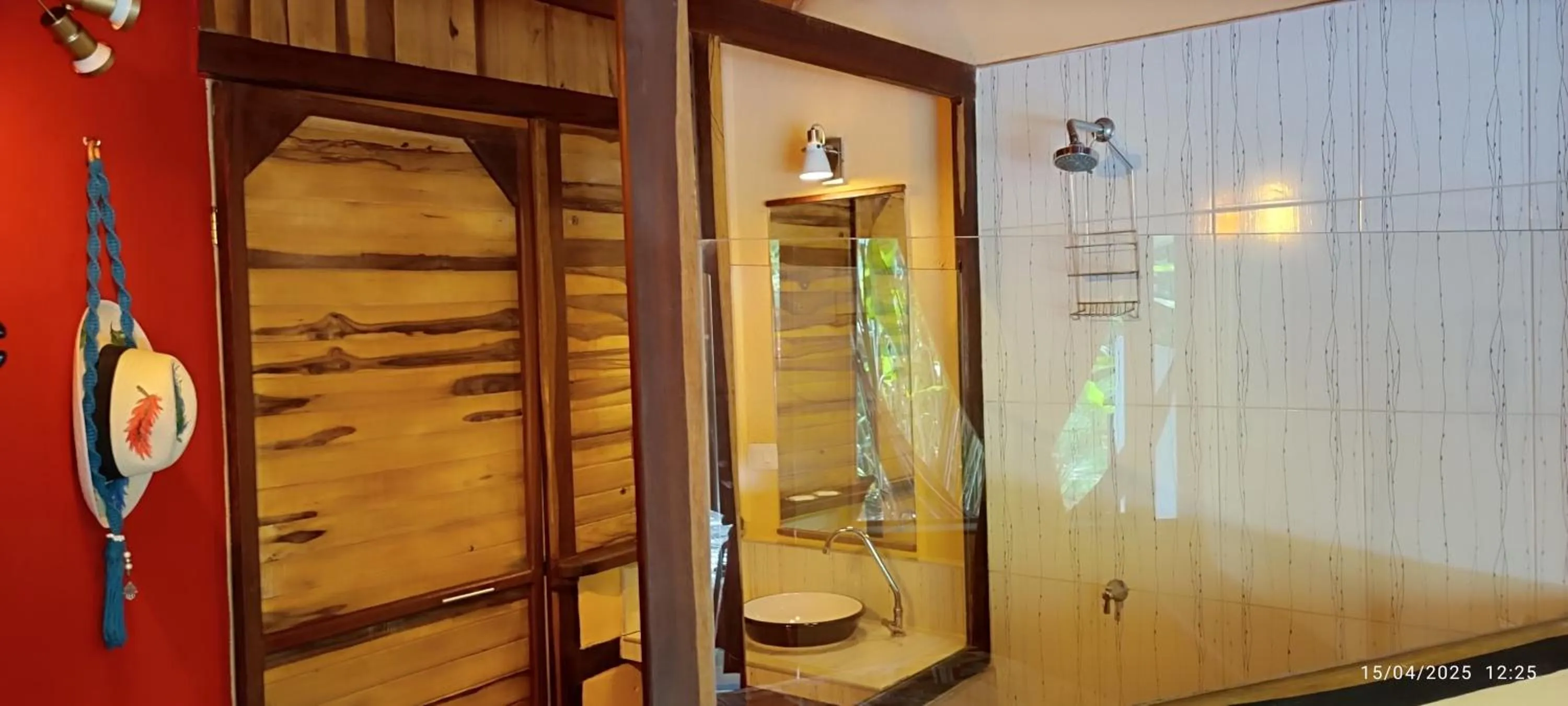 Shower in Barranquero Hotel