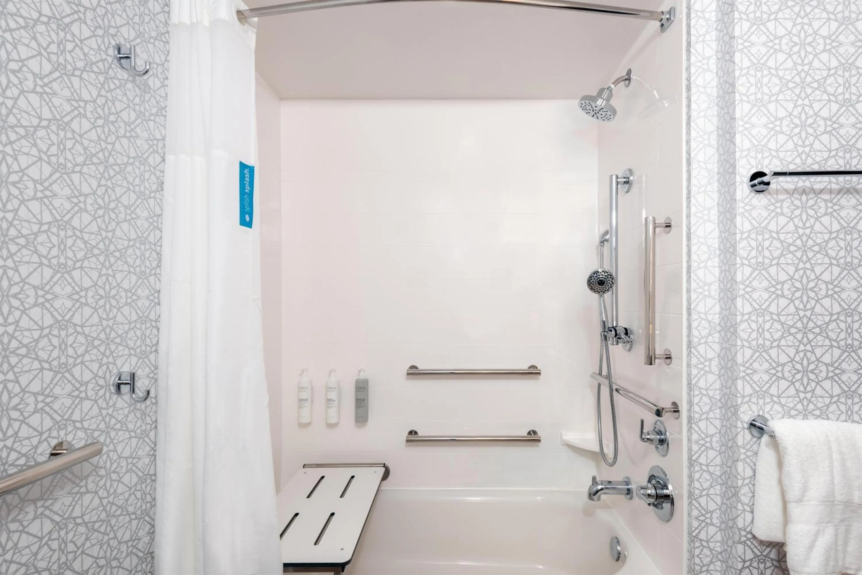 Bathroom in Hampton Inn & Suites Charlottesville at the University