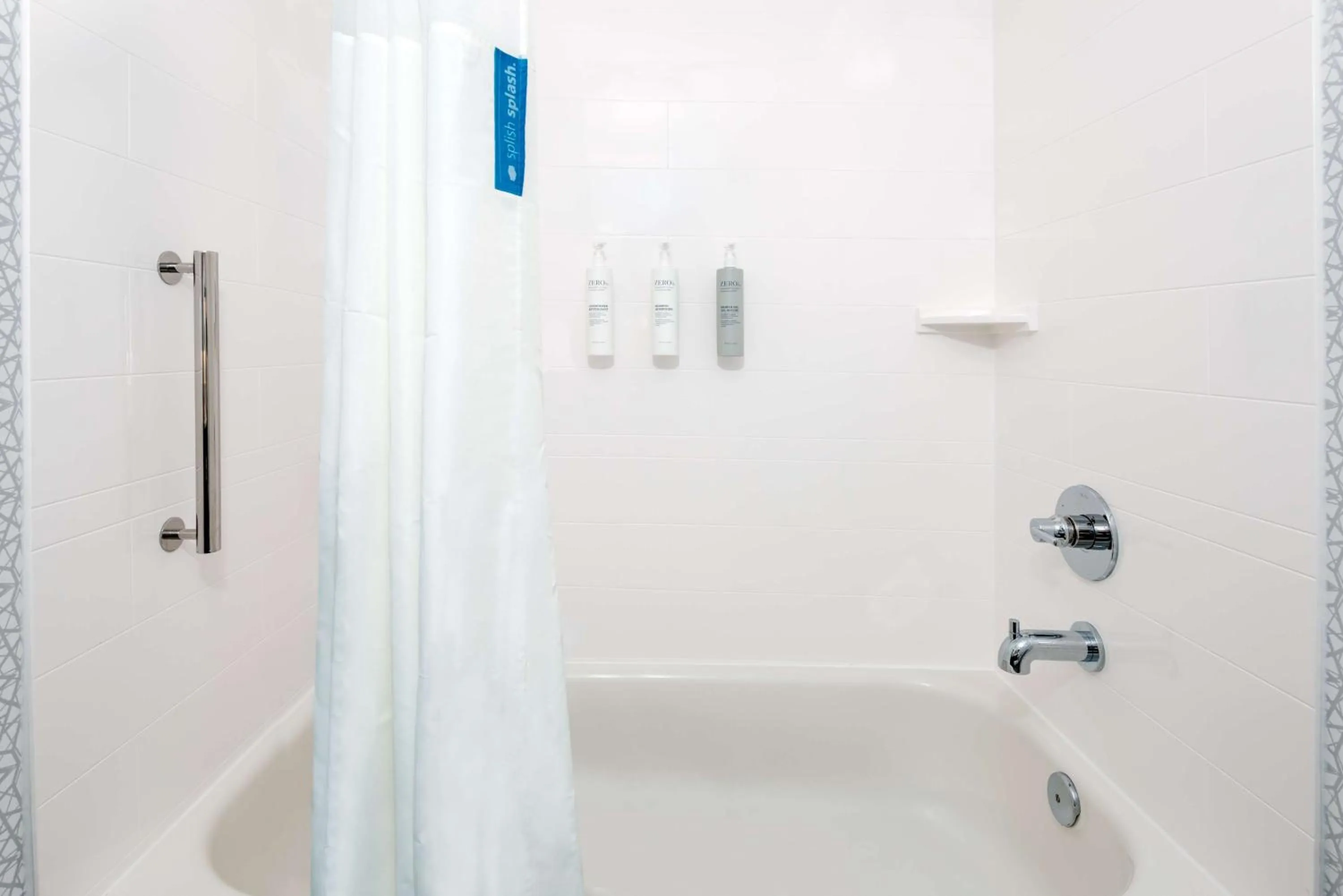 Bathroom in Hampton Inn & Suites Charlottesville at the University