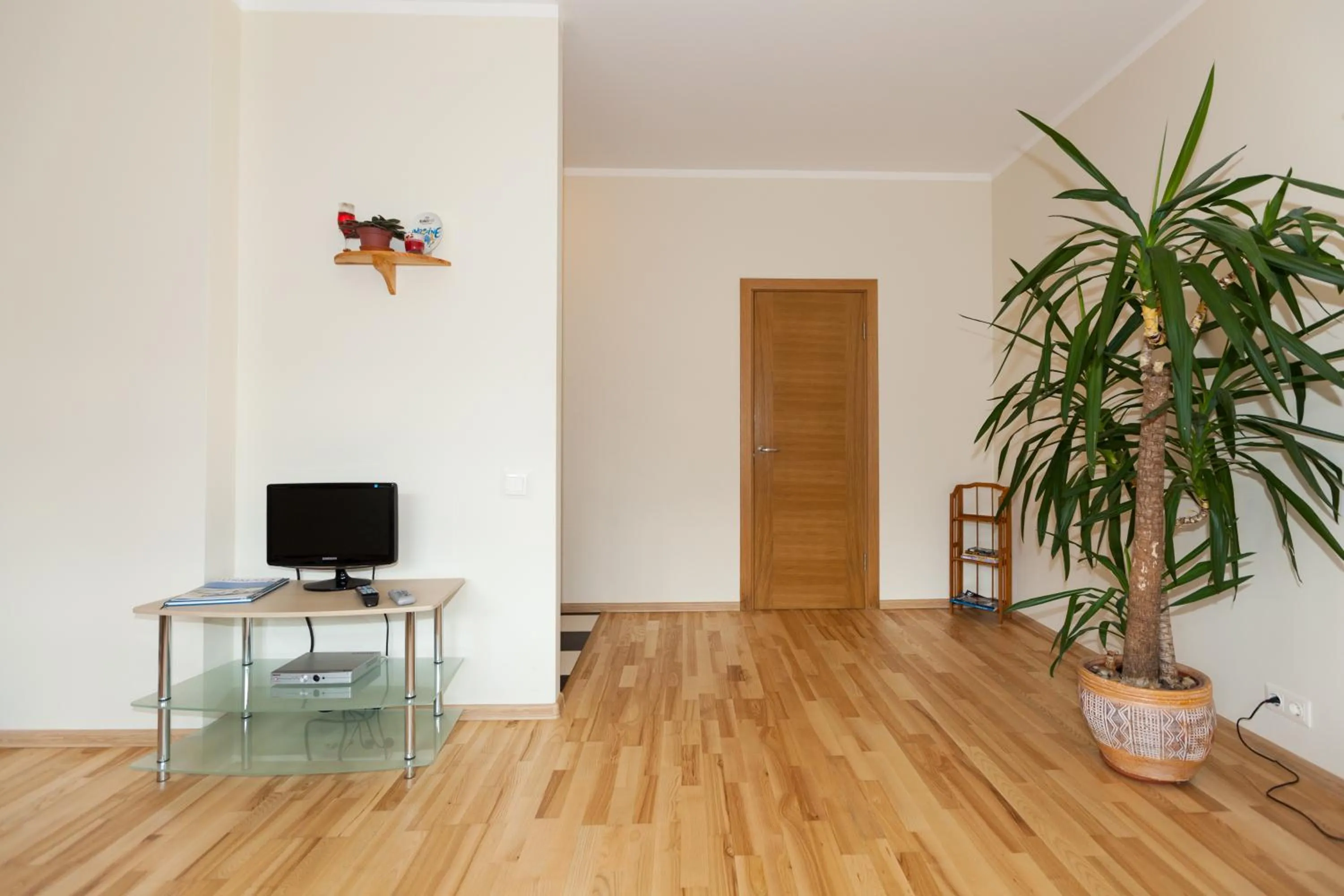 Decorative detail in Amber Coast & Sea