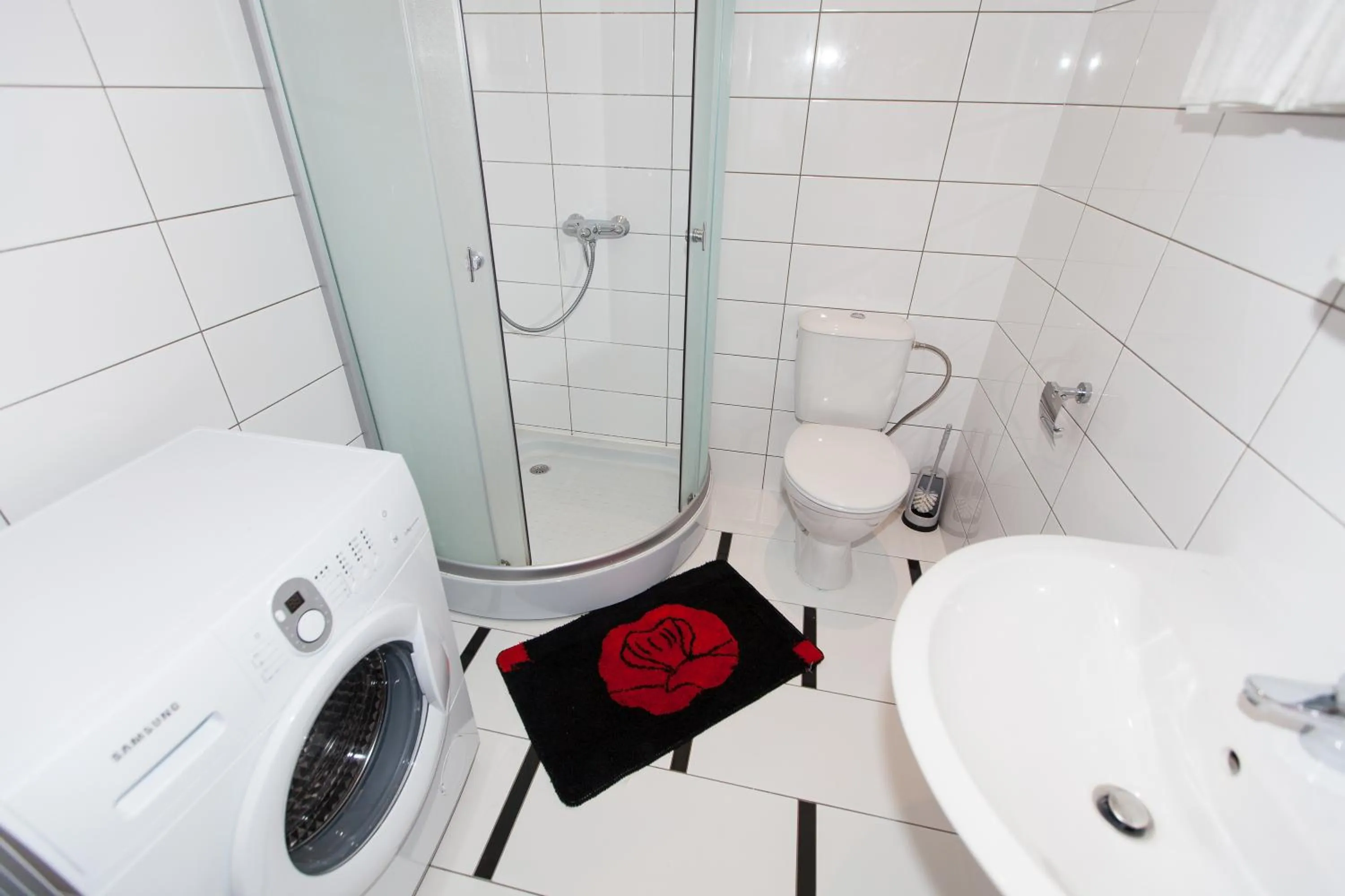 Shower in Amber Coast & Sea