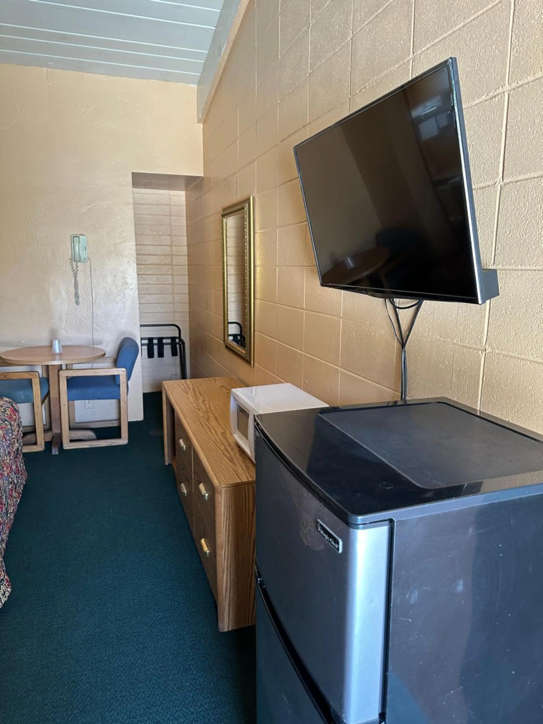 TV and multimedia in Fireside Inn