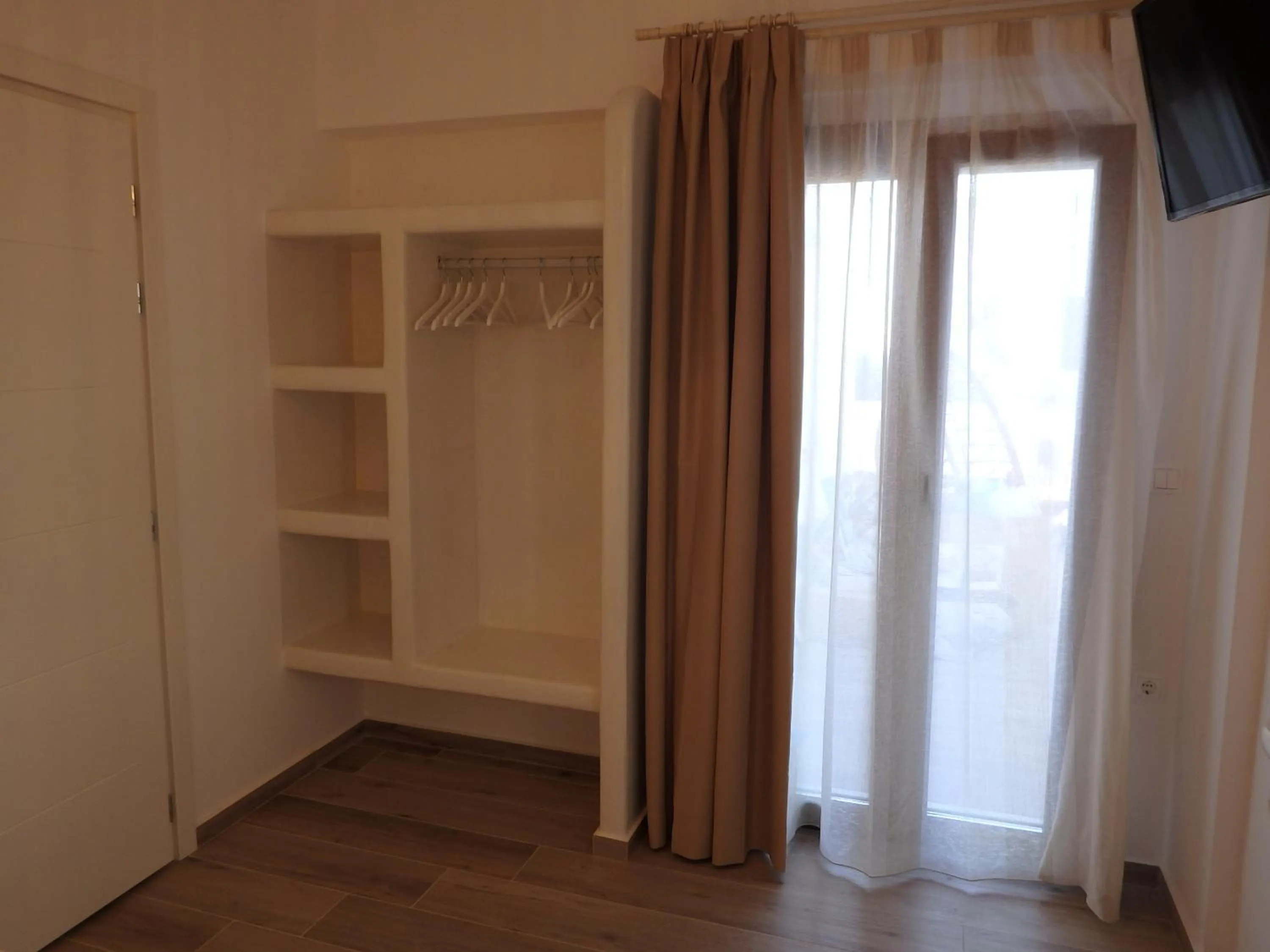 Naxos Illusion Nikos Verikokos