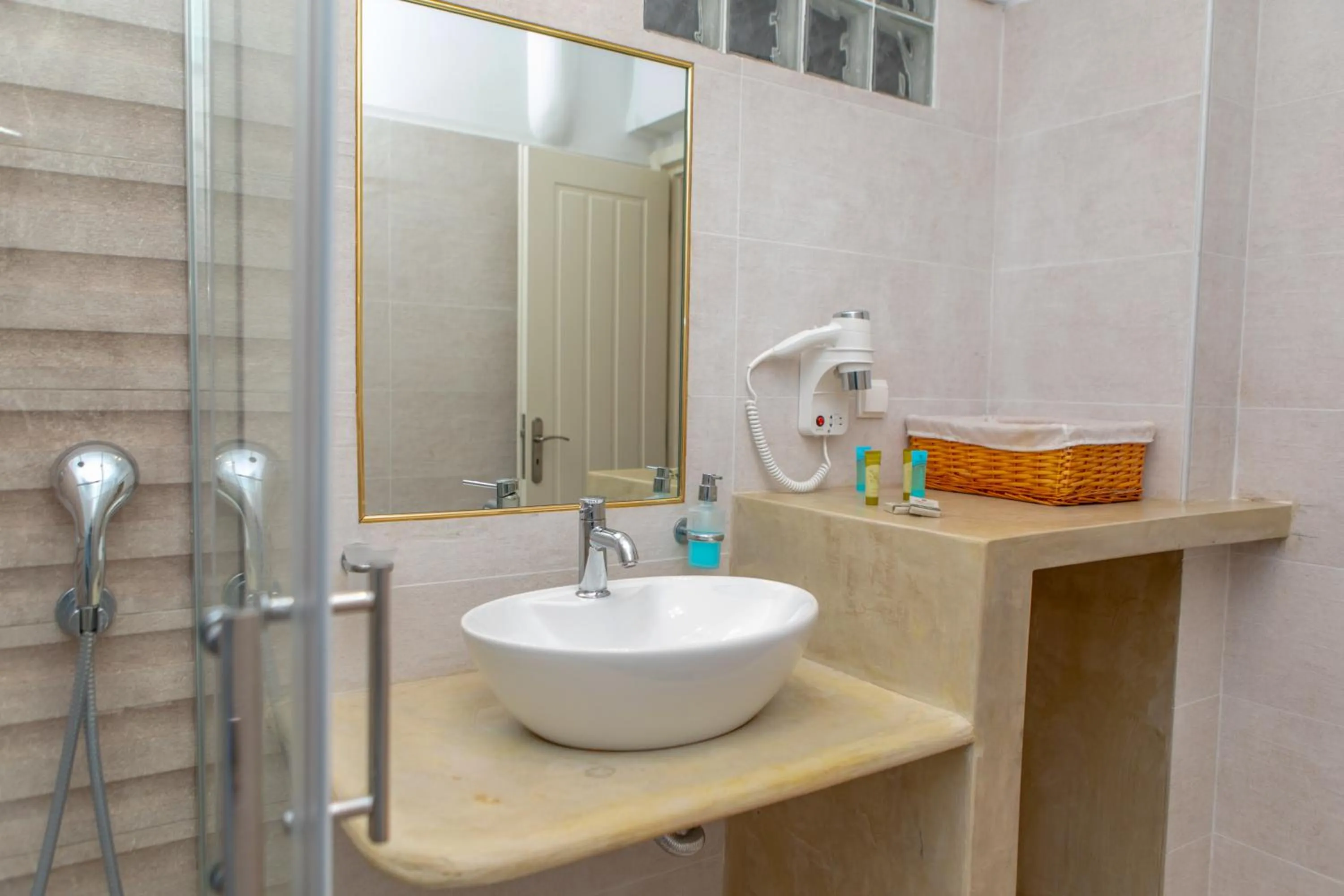 Naxos Illusion Nikos Verikokos