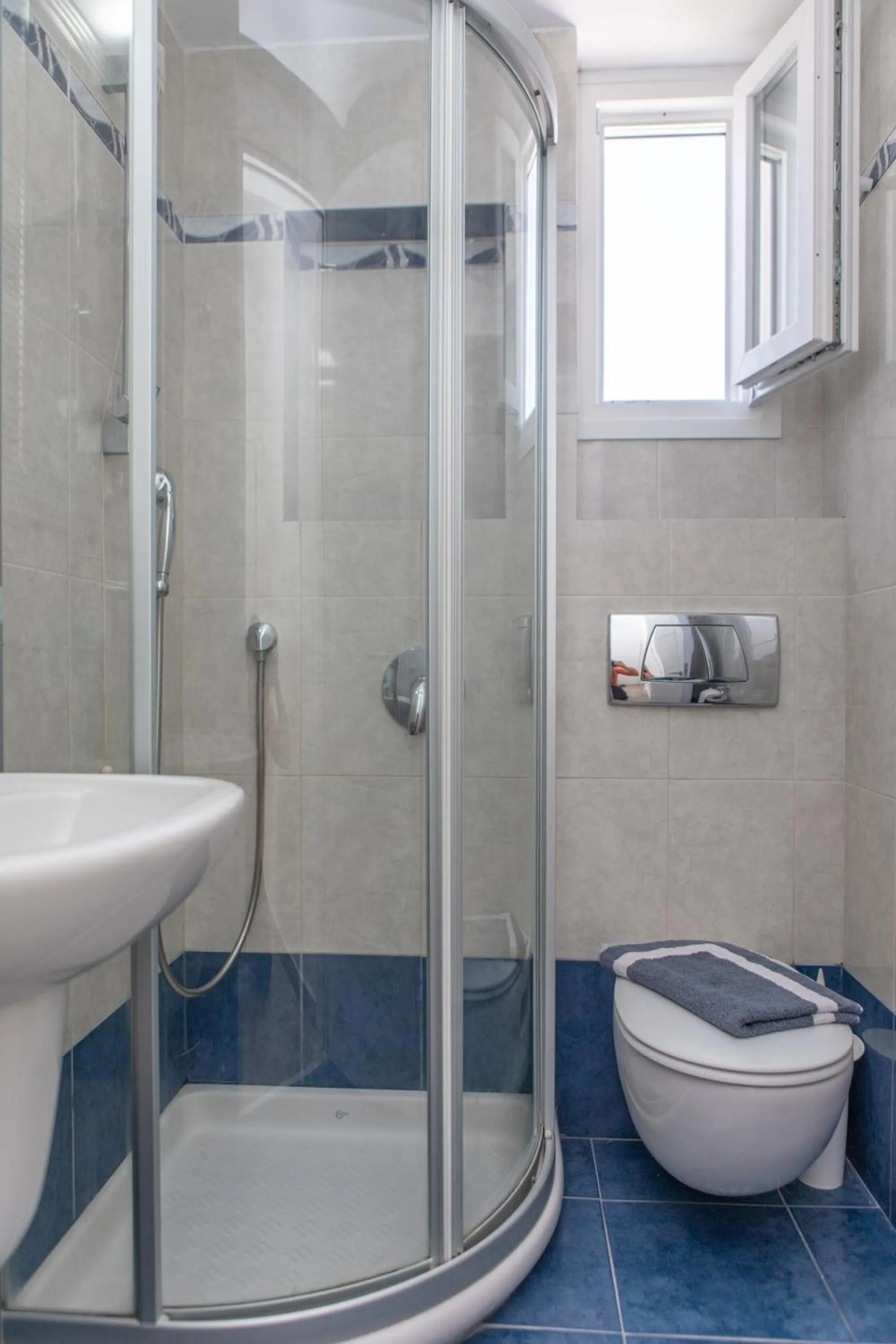 Naxos Illusion Nikos Verikokos