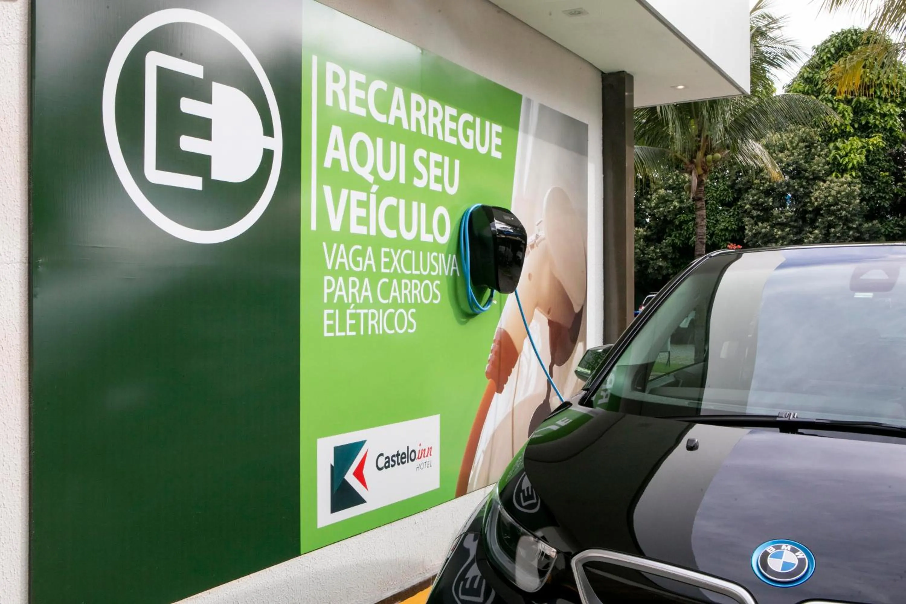 Parking in Castelo Inn Hotel